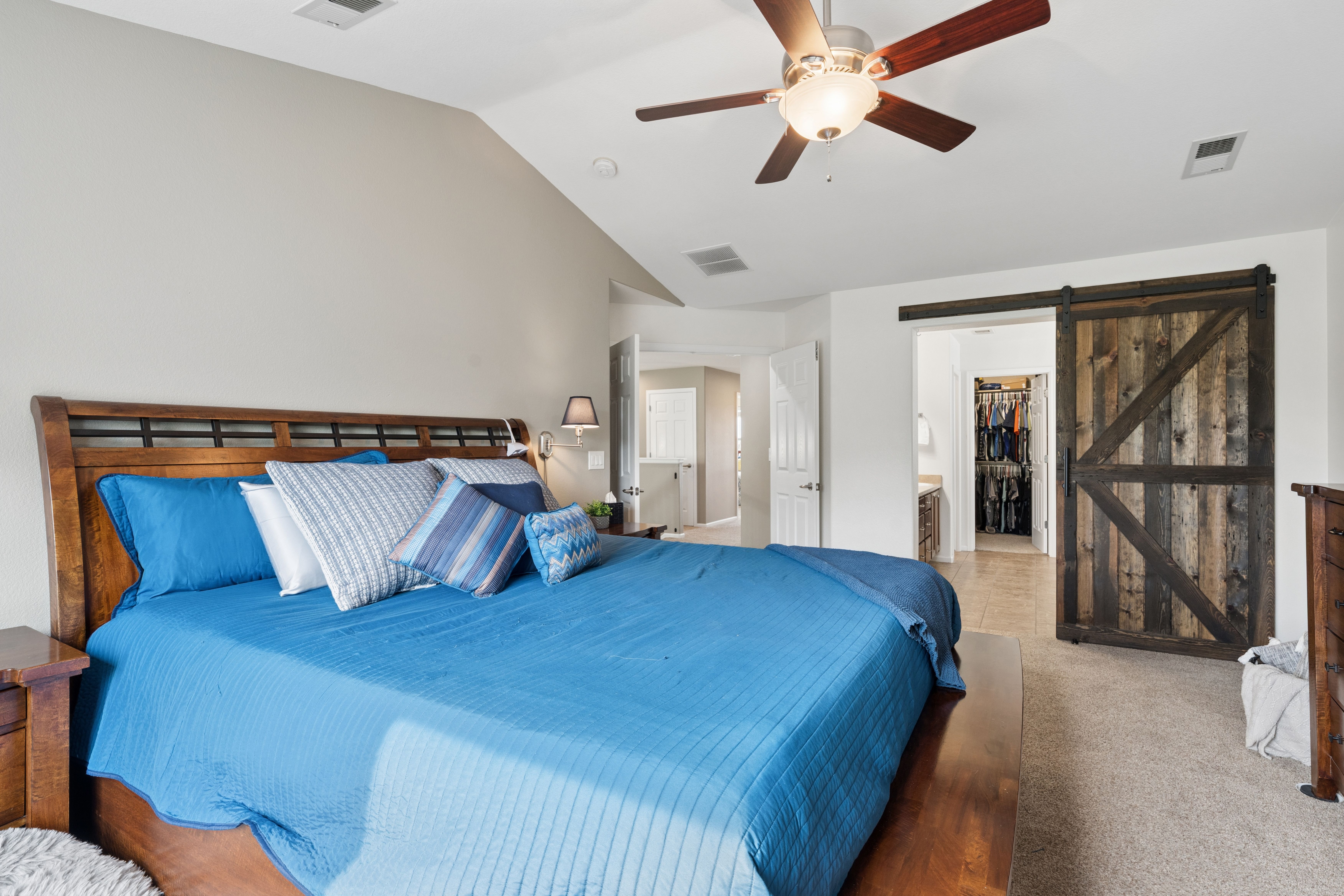  Beautiful Home Located in the Highly Desirable Haven at York Street Community - 物件實景