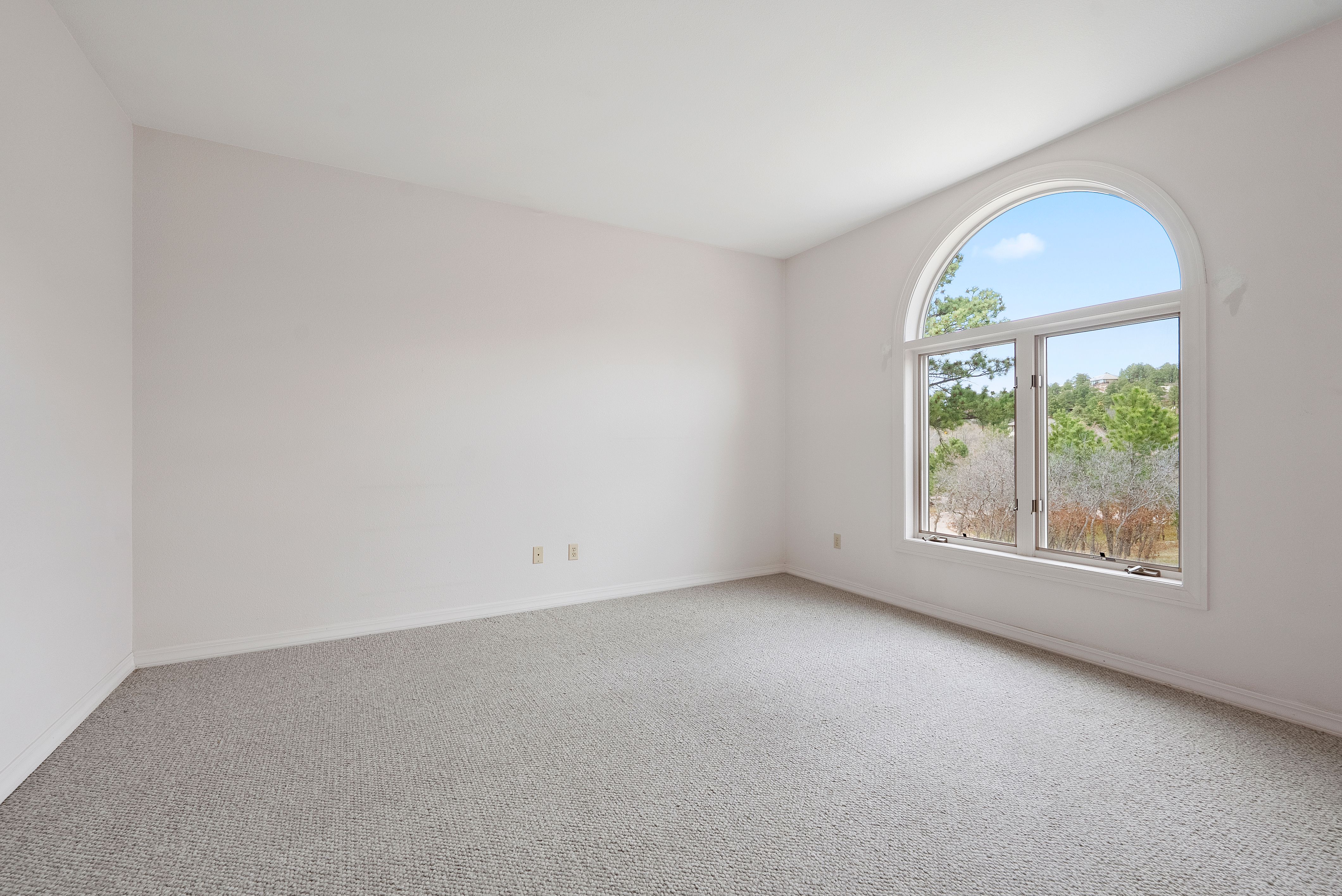  Bright & Spacious Ranch Home with Scenic Views - 物件實景