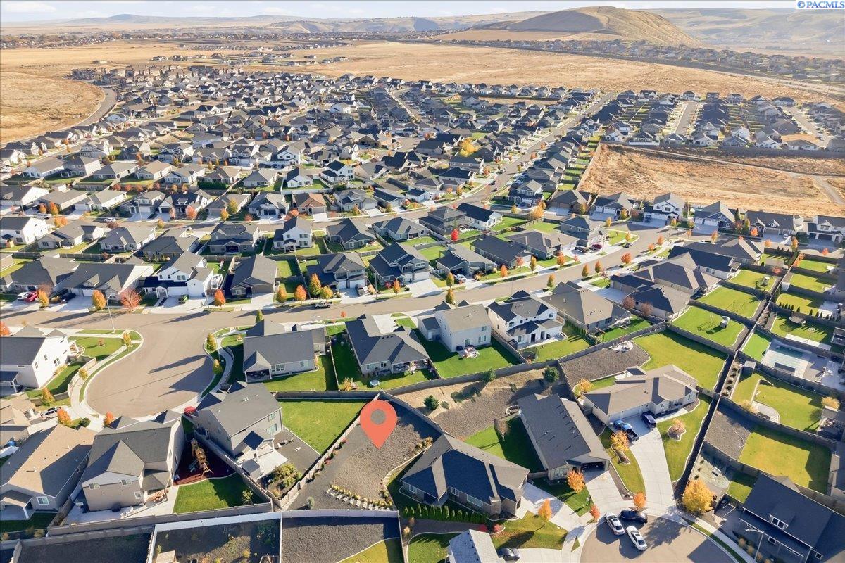 Richland, Washington, 99352, United States, 3 Bedrooms Bedrooms, ,2 BathroomsBathrooms,Residential,For Sale,1991630