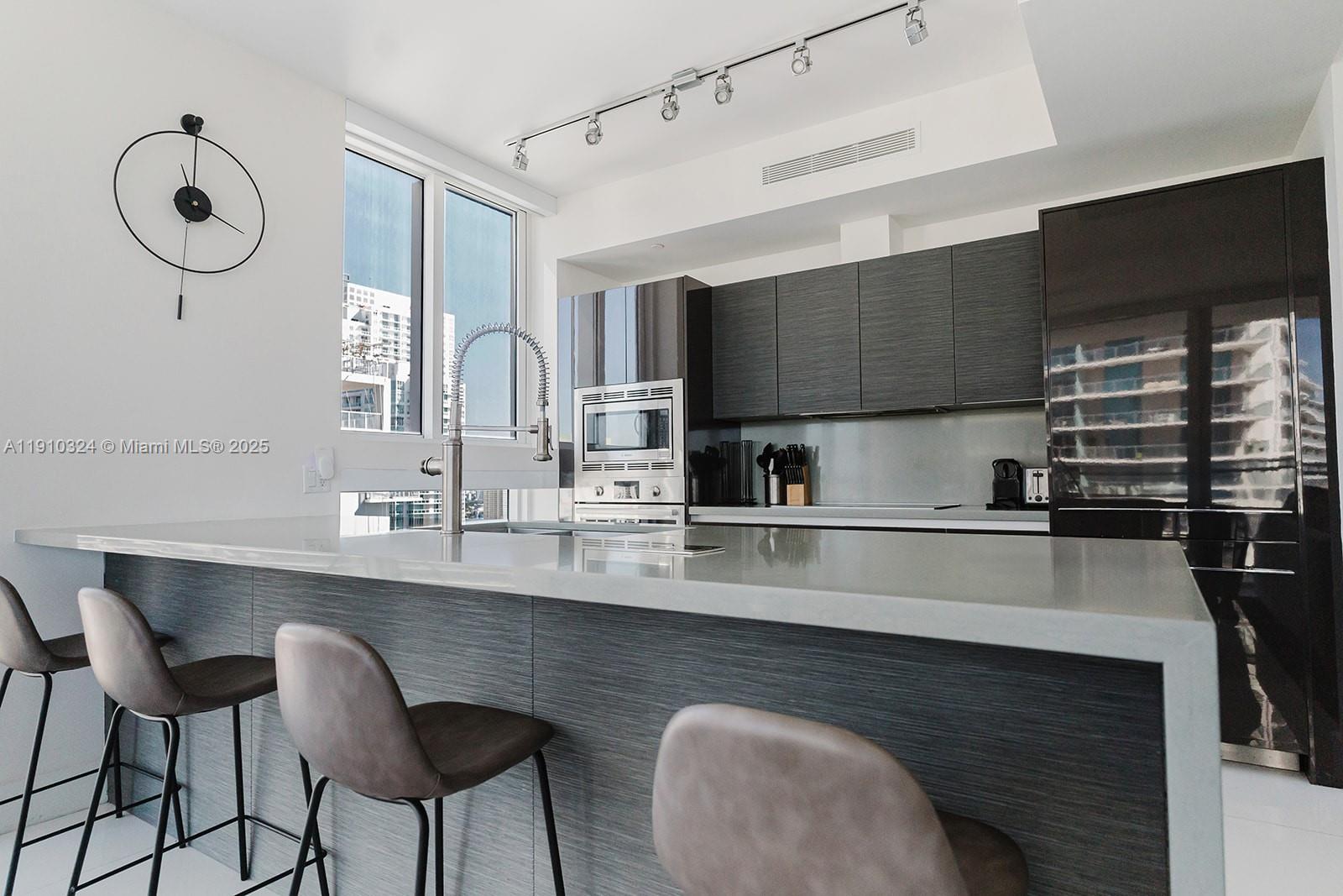 Miami, Florida, 33131, United States, 2 Bedrooms Bedrooms, ,2 BathroomsBathrooms,Residential,For Sale,1988977