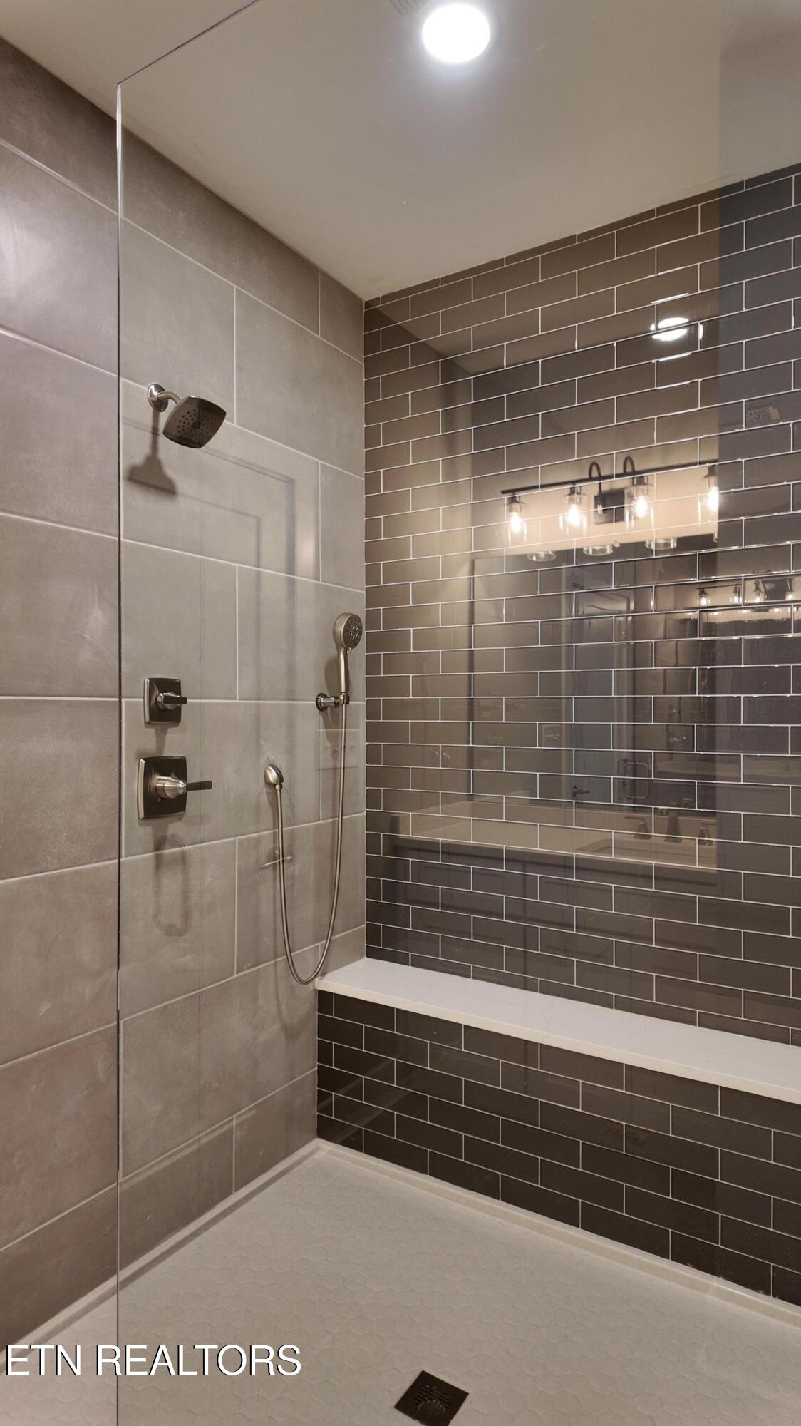 Loudon, Tennessee, 37774, United States, 4 Bedrooms Bedrooms, ,3 BathroomsBathrooms,Residential,For Sale,1981899