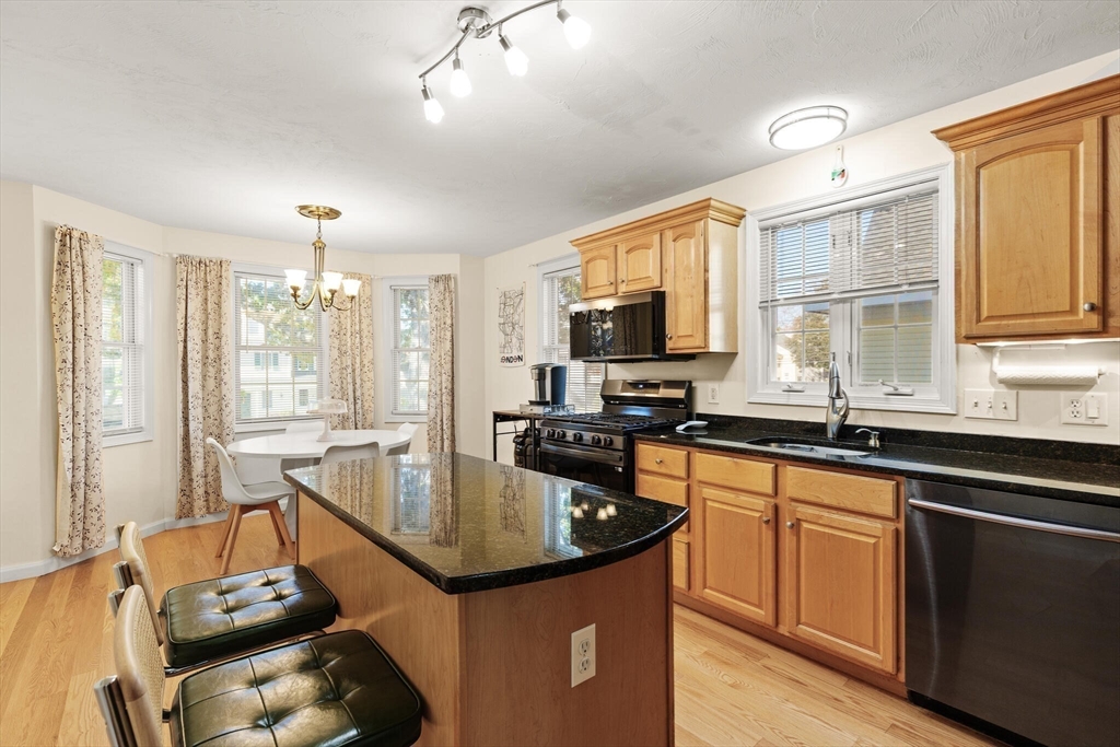 Framingham, Massachusetts, 01701, United States, 3 Bedrooms Bedrooms, ,3 BathroomsBathrooms,Residential,For Sale,1968924