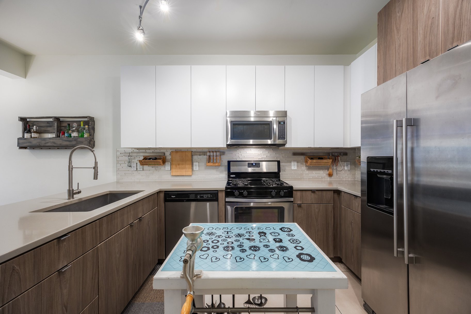  Upgraded & Move-In Ready at Rooftops at 78 Hundred - 物件實景