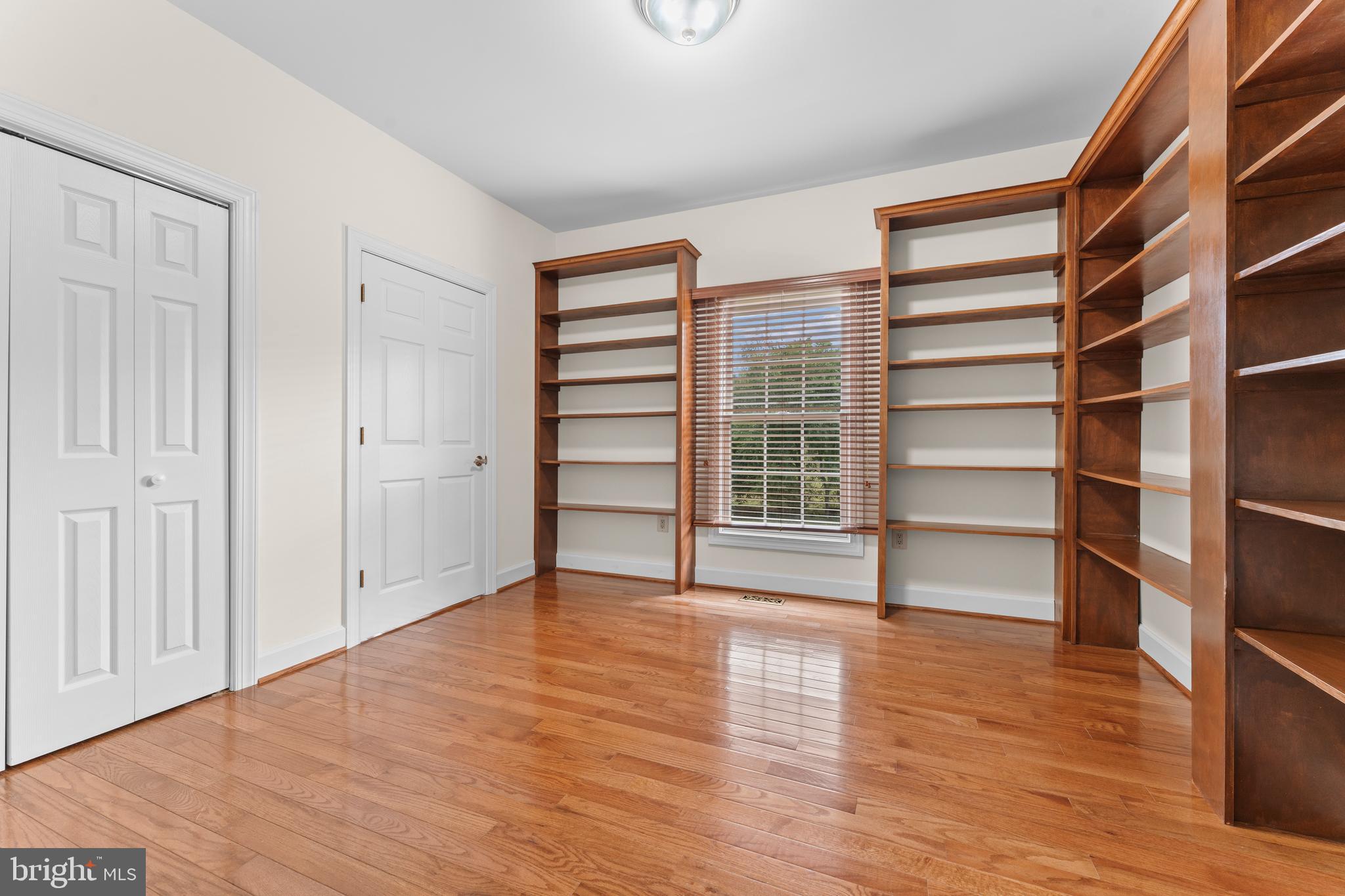 Reva, Virginia, 22735, United States, 4 Bedrooms Bedrooms, ,4 BathroomsBathrooms,Residential,For Sale,1983149