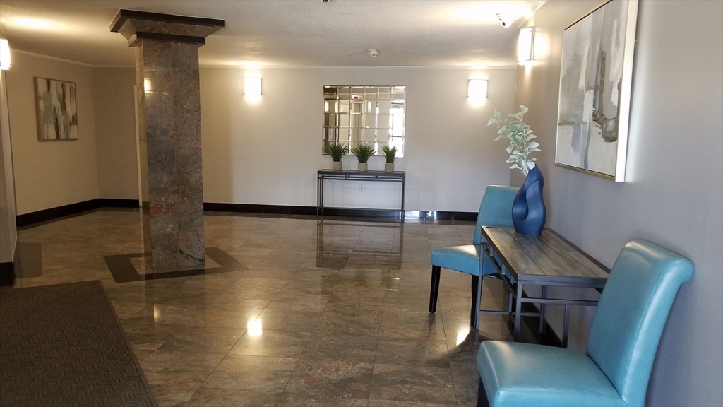 Watertown, Massachusetts, 02472, United States, 2 Bedrooms Bedrooms, ,2 BathroomsBathrooms,Residential,For Sale,1969435