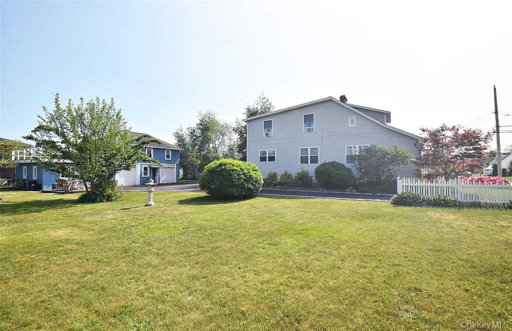 Lindenhurst, New York, 11757, United States, 5 Bedrooms Bedrooms, ,3 BathroomsBathrooms,Residential,For Sale,2049056