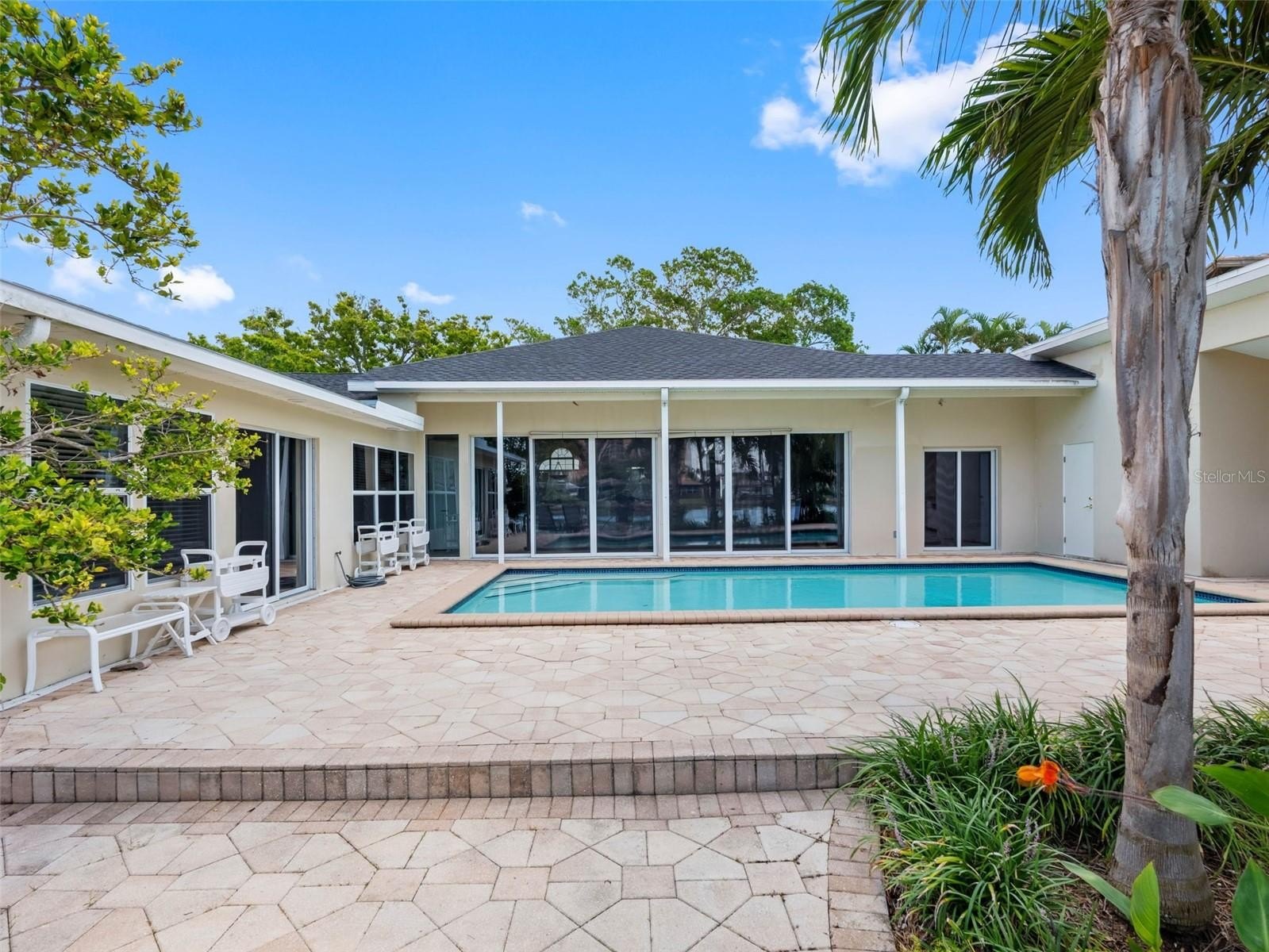 CLEARWATER BEACH, Florida, 33767, United States, 3 Bedrooms Bedrooms, ,3 BathroomsBathrooms,Residential,For Sale,1979132