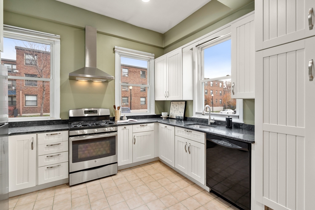 Boston, Massachusetts, 02129, United States, 1 Bedroom Bedrooms, ,1 BathroomBathrooms,Residential,For Sale,1992159