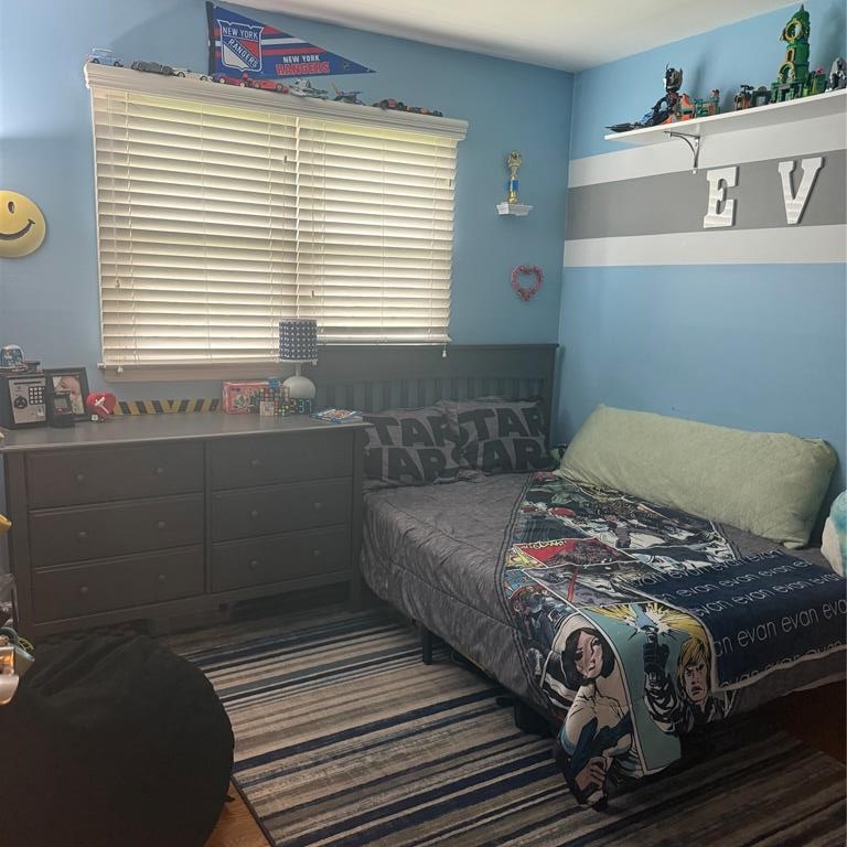 Ronkonkoma, New York, 11779, United States, 4 Bedrooms Bedrooms, ,2 BathroomsBathrooms,Residential,For Sale,1906484
