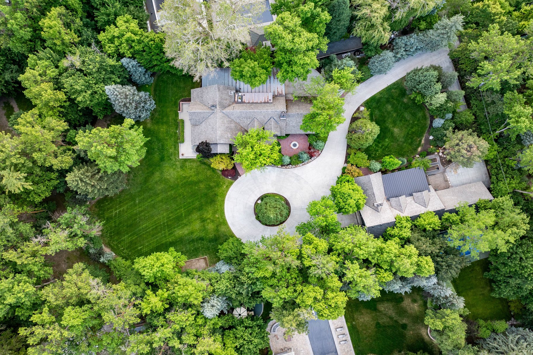  Stunning Tudor Estate in Premier Walker Lane Neighborhood - 物件實景