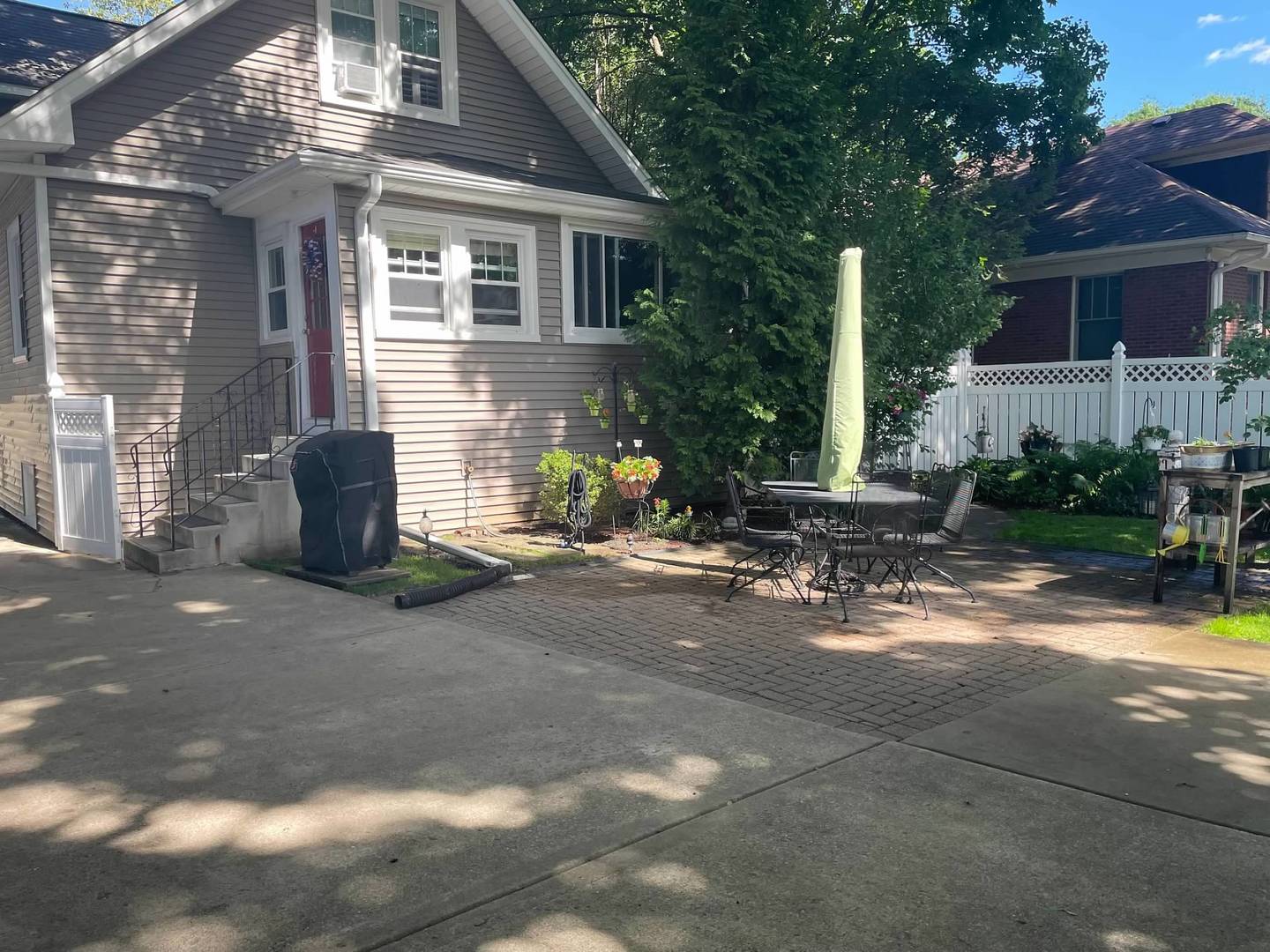 La Grange, Illinois, 60525, United States, 3 Bedrooms Bedrooms, ,3 BathroomsBathrooms,Residential,For Sale,1991059