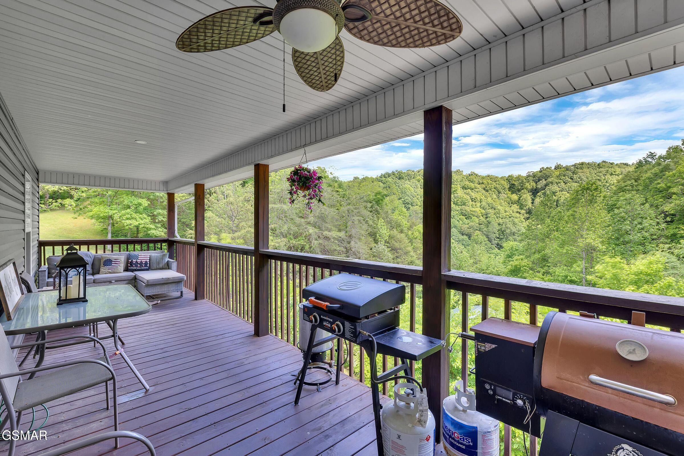 Bybee, Tennessee, 37713, United States, 4 Bedrooms Bedrooms, ,2 BathroomsBathrooms,Residential,For Sale,1980486