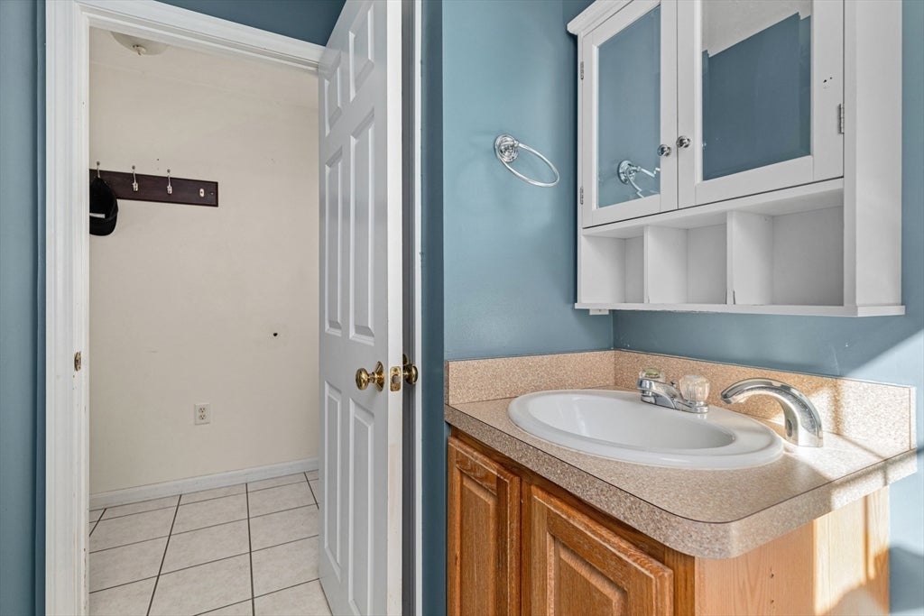 Carver, Massachusetts, 02330, United States, 2 Bedrooms Bedrooms, ,2 BathroomsBathrooms,Residential,For Sale,1983292