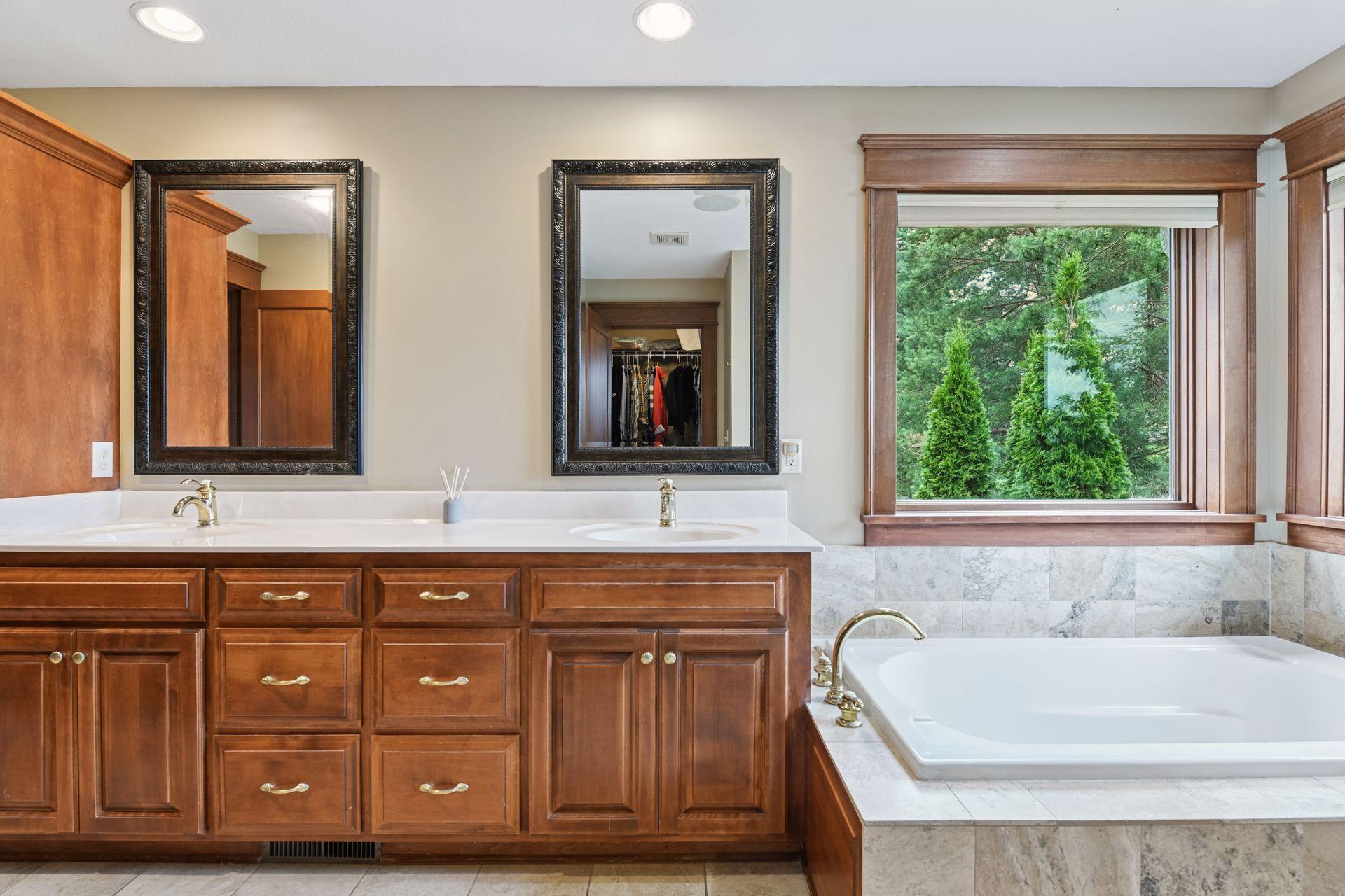 Chaska, Minnesota, 55318, United States, 5 Bedrooms Bedrooms, ,3 BathroomsBathrooms,Residential,For Sale,1907432