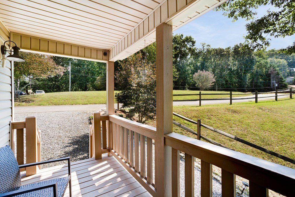 Hiawassee, Georgia, 30546, United States, 2 Bedrooms Bedrooms, ,2 BathroomsBathrooms,Residential,For Sale,1973981