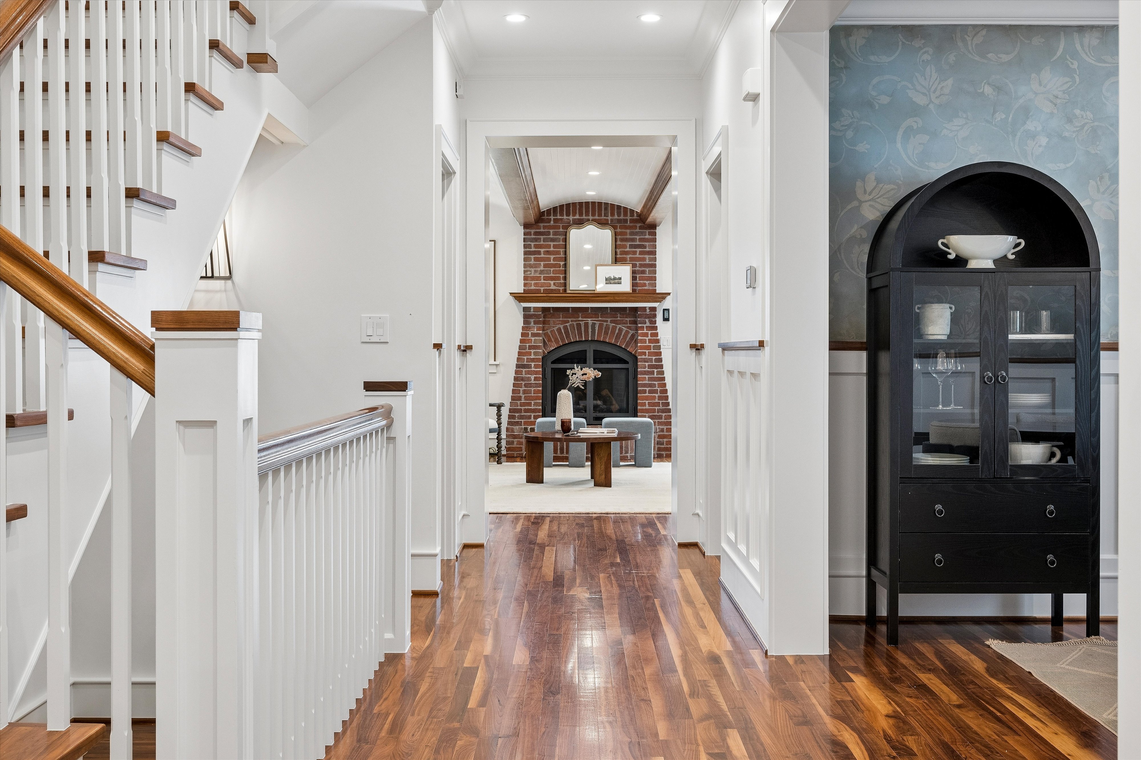 Historic Charm and Timeless Architecture Bring Elegance to Modern Luxury - 物件實景