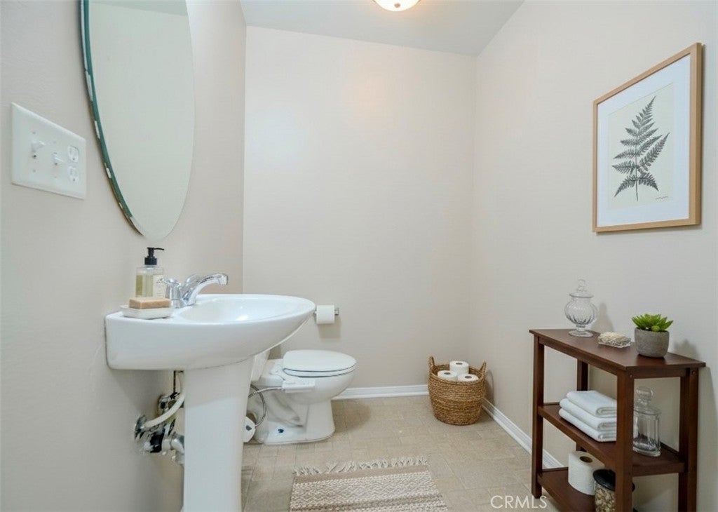 Victorville, California, 92394, United States, 5 Bedrooms Bedrooms, ,3 BathroomsBathrooms,Residential,For Sale,2005536