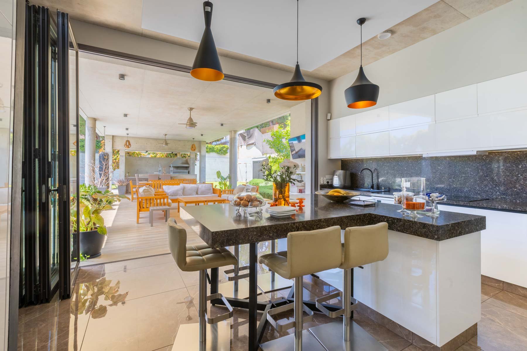  Contemporary 4-Bedroom Villa with Private Pool in Agios Athanasios, Limassol - 物件實景