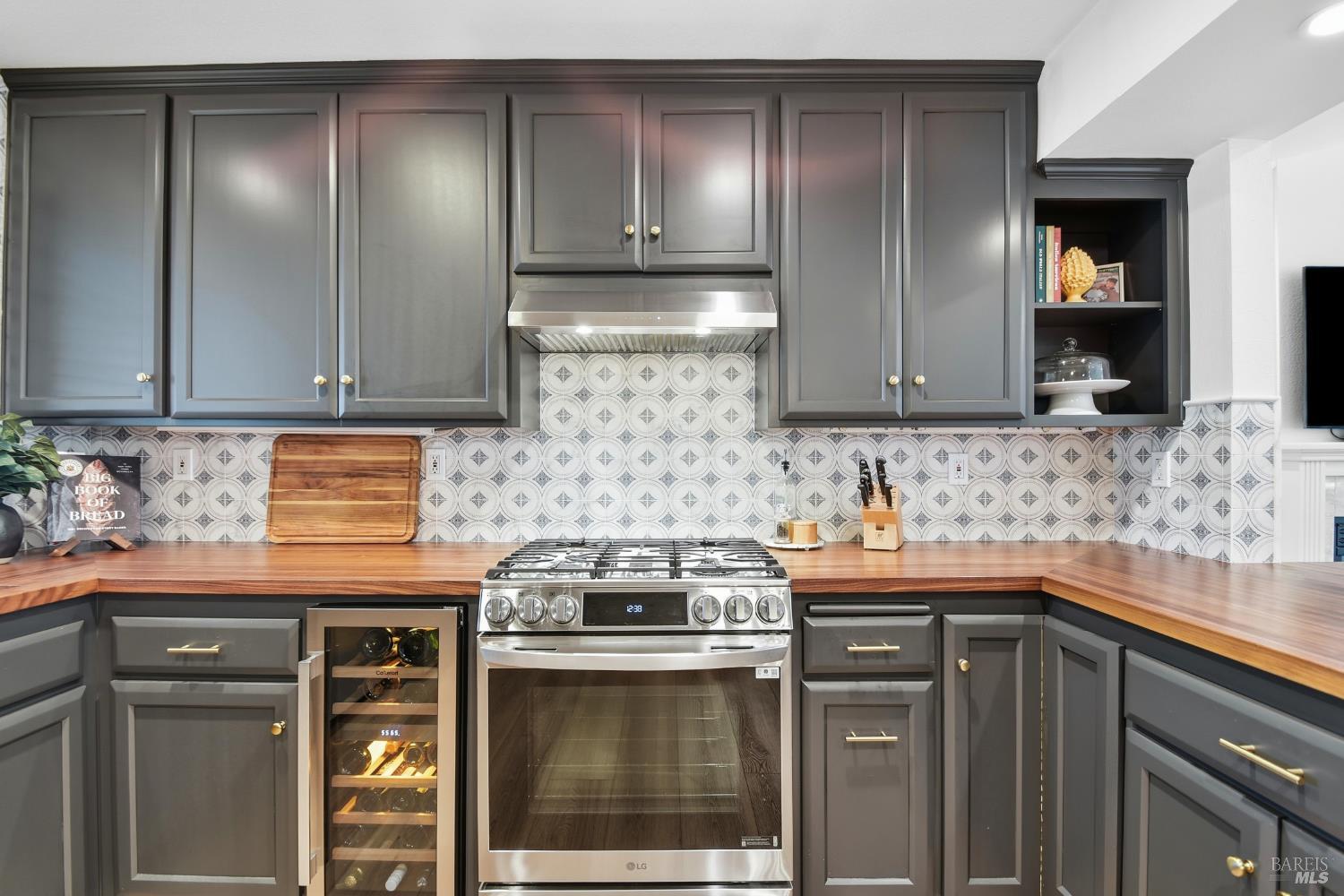 Santa Rosa, California, 95409, United States, 4 Bedrooms Bedrooms, ,3 BathroomsBathrooms,Residential,For Sale,1996103