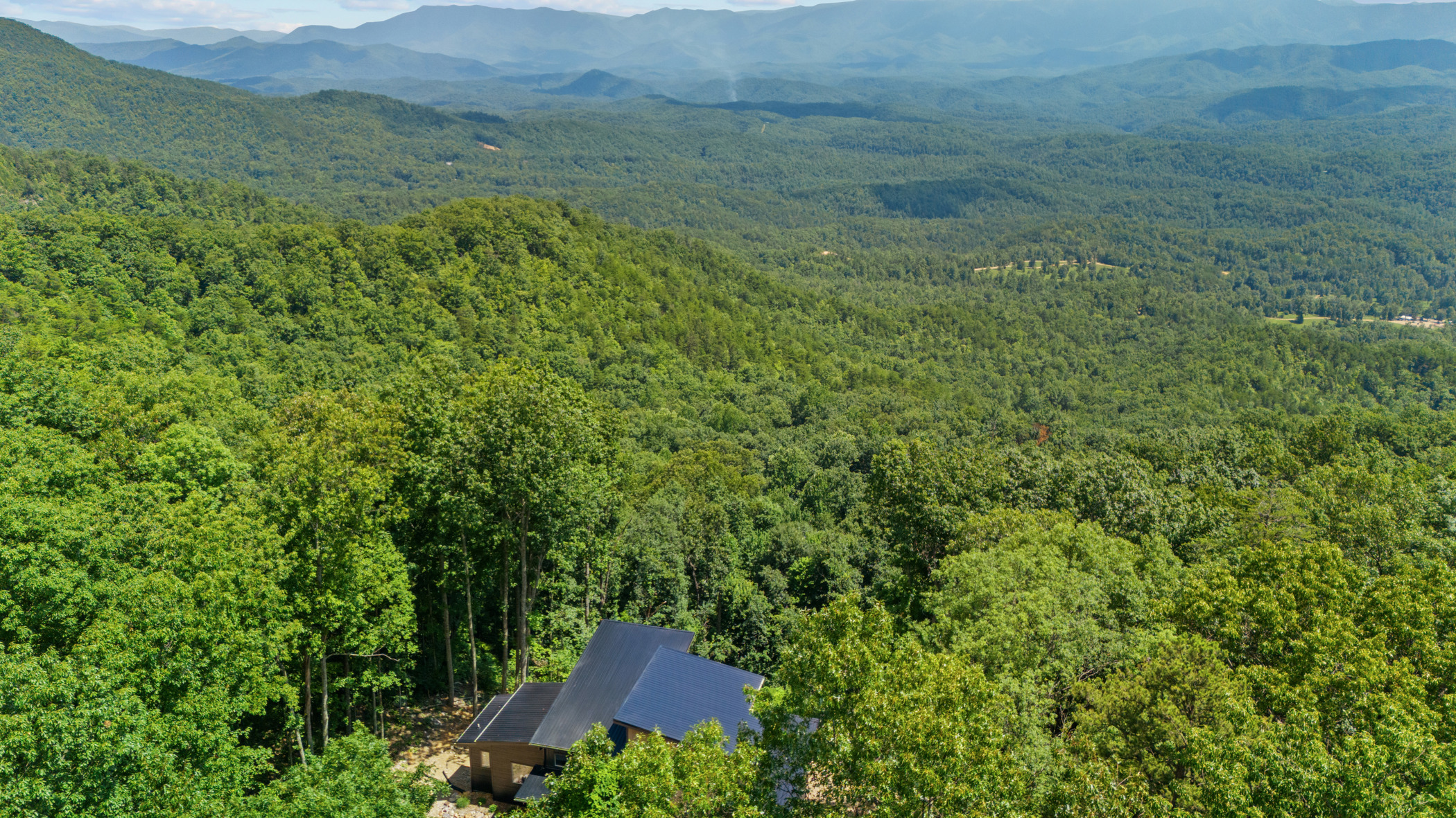 Sevierville, Tennessee, 37862, United States, 5 Bedrooms Bedrooms, ,6 BathroomsBathrooms,Residential,For Sale,1914652