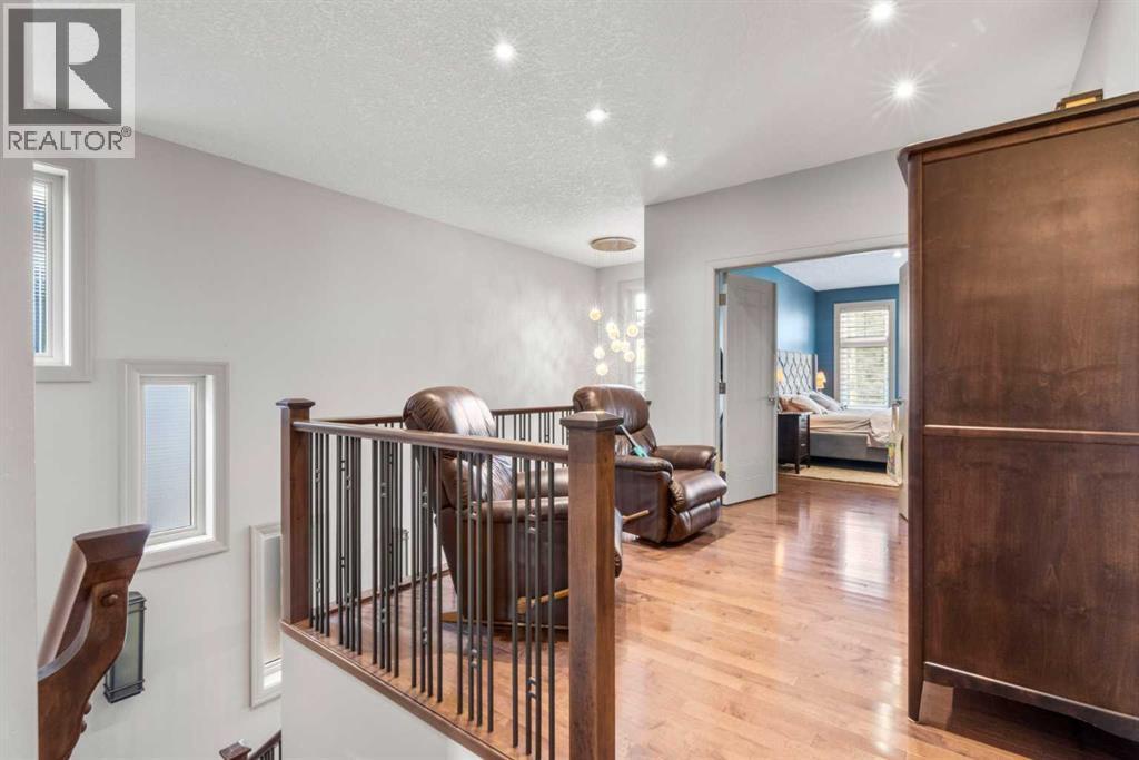 CALGARY, Alberta, T2E 2A7, CA, 5 Bedrooms Bedrooms, ,3 BathroomsBathrooms,Residential,For Sale,1947976