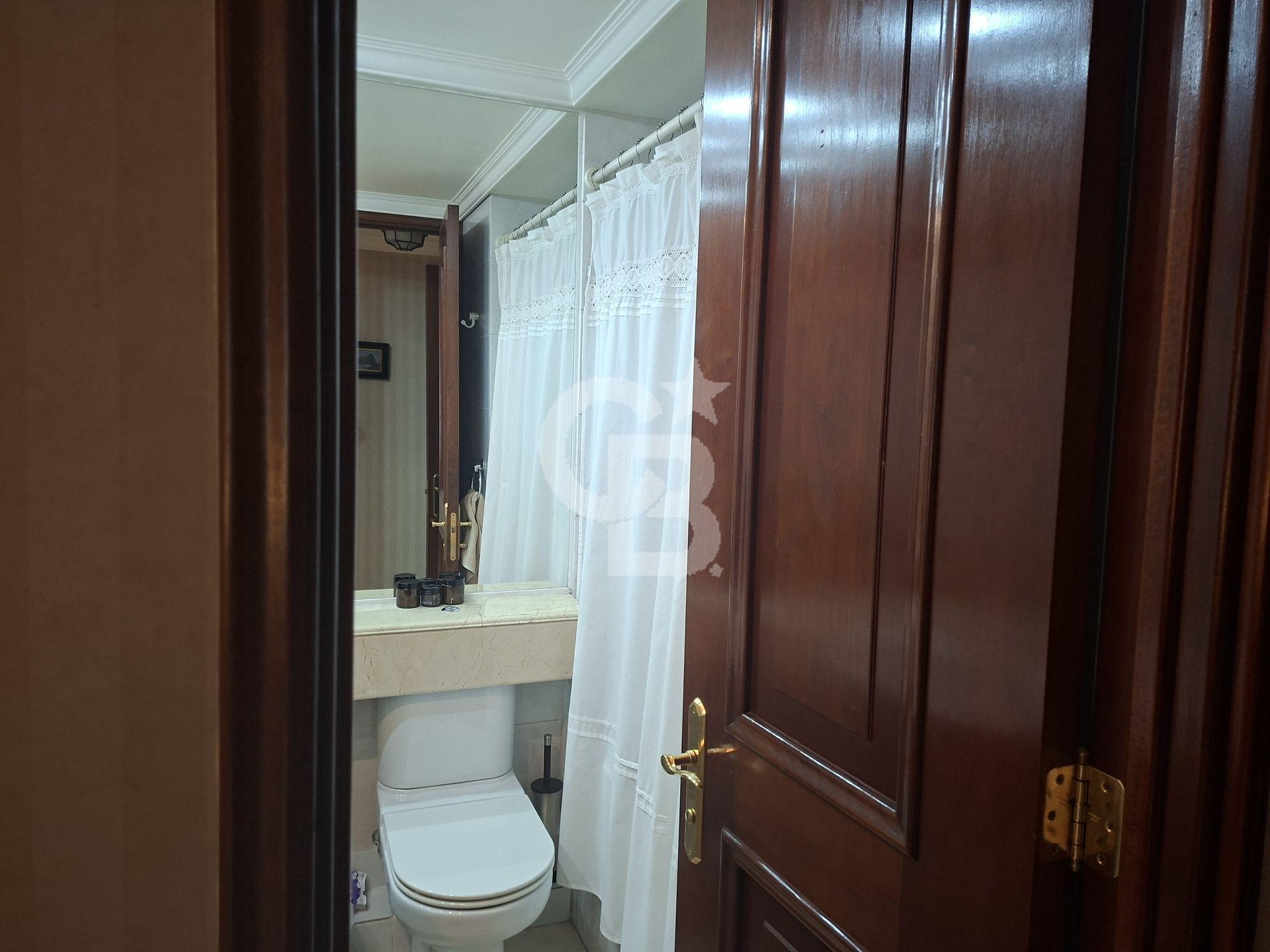 Las Condes, Chile, 4 Bedrooms Bedrooms, ,3 BathroomsBathrooms,Residential,For Sale,1998532