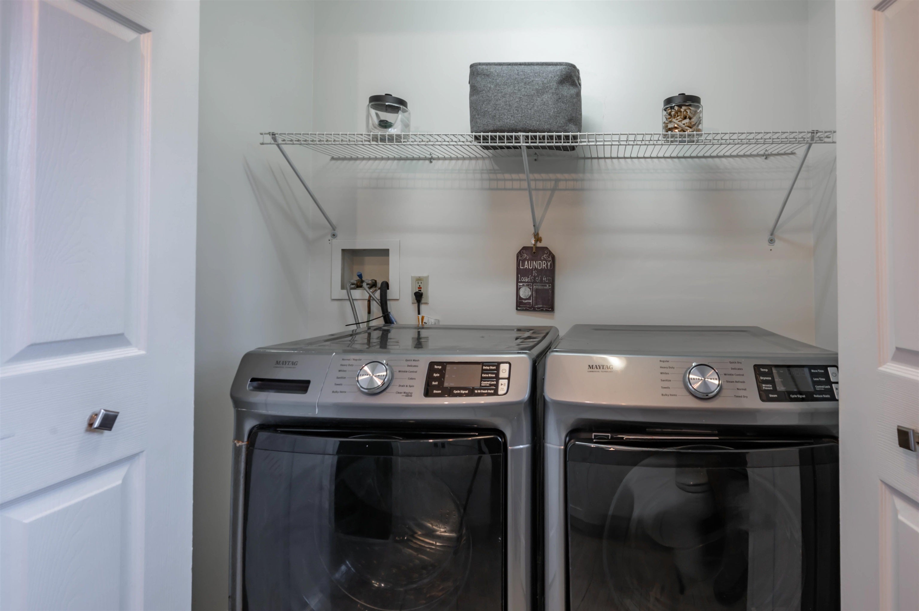 Hooksett, New Hampshire, 03106, United States, 3 Bedrooms Bedrooms, ,1 BathroomBathrooms,Residential,For Sale,2002155