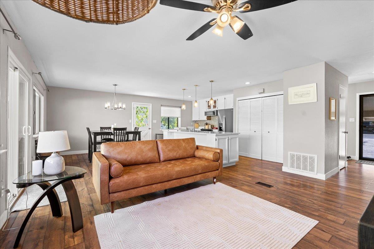 Rescue, California, 95672, United States, 3 Bedrooms Bedrooms, ,2 BathroomsBathrooms,Residential,For Sale,1976417