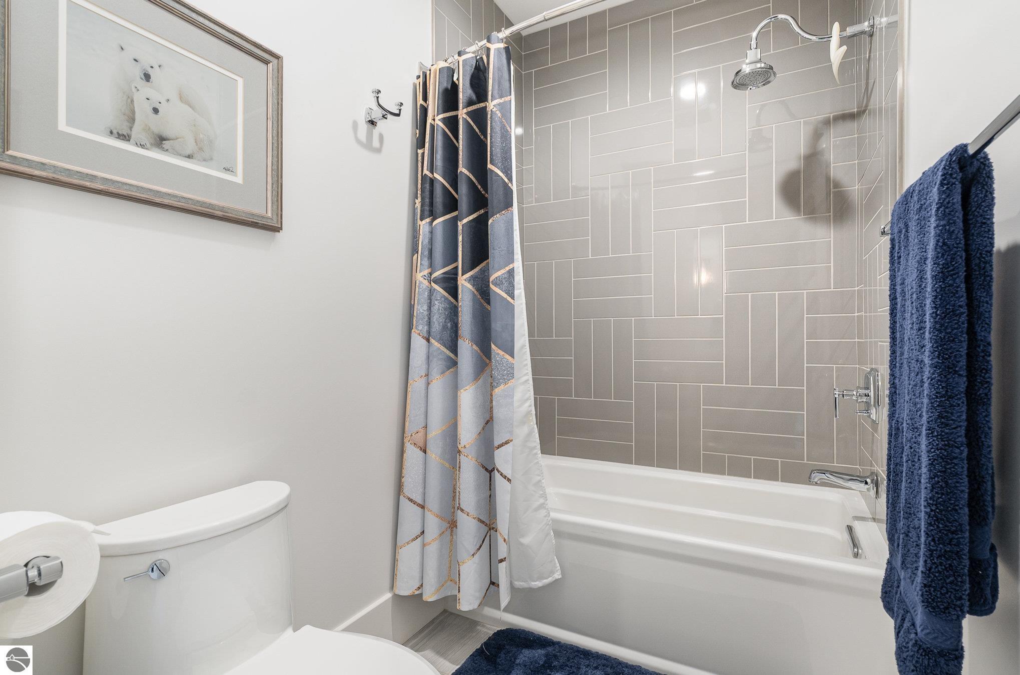 Midland, Michigan, 48640, United States, 2 Bedrooms Bedrooms, ,3 BathroomsBathrooms,Residential,For Sale,1870398