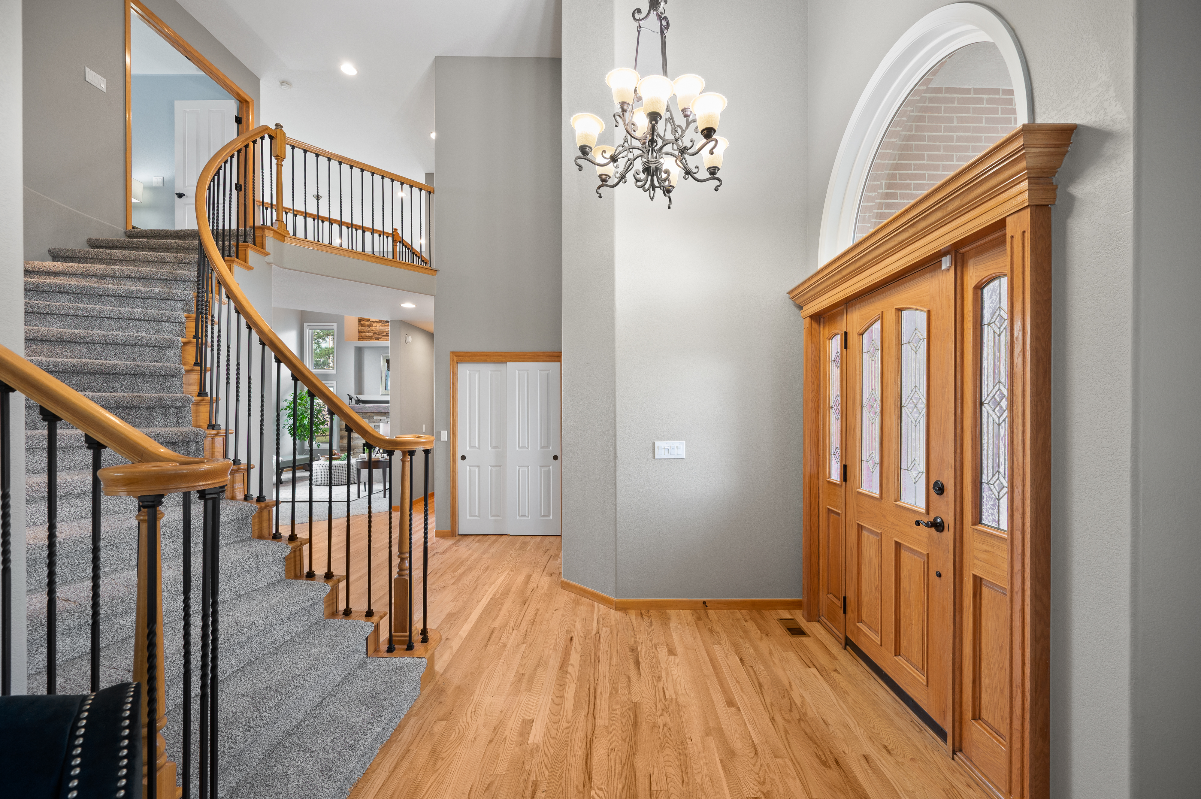  Stunning 5 bed, 5 bath home loaded with upgrades and improvements - 物件實景