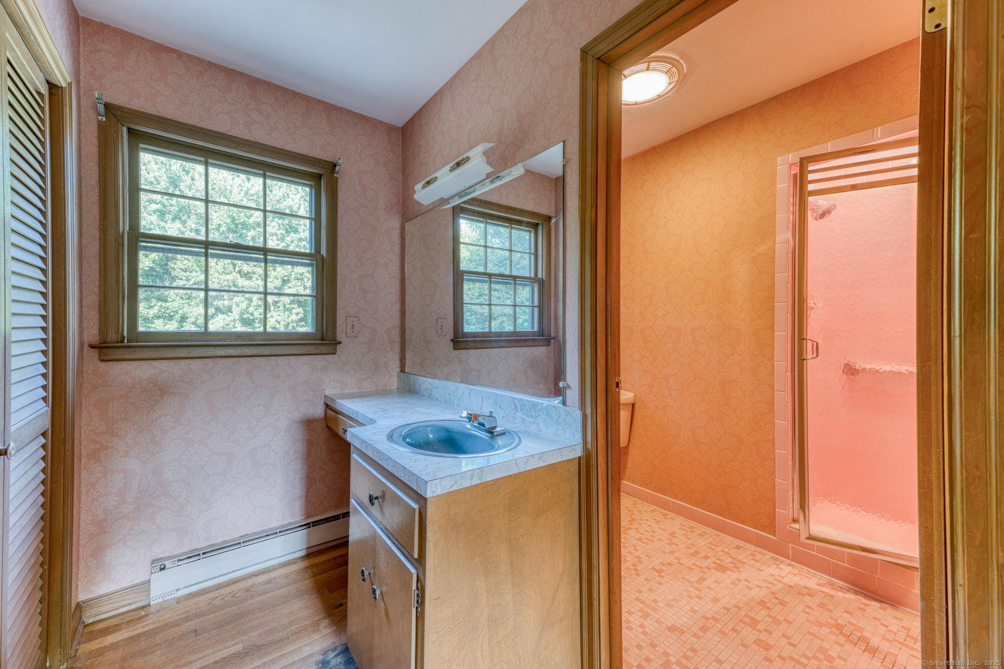 Wethersfield, Connecticut, 06109, United States, 4 Bedrooms Bedrooms, ,3 BathroomsBathrooms,Residential,For Sale,1935230