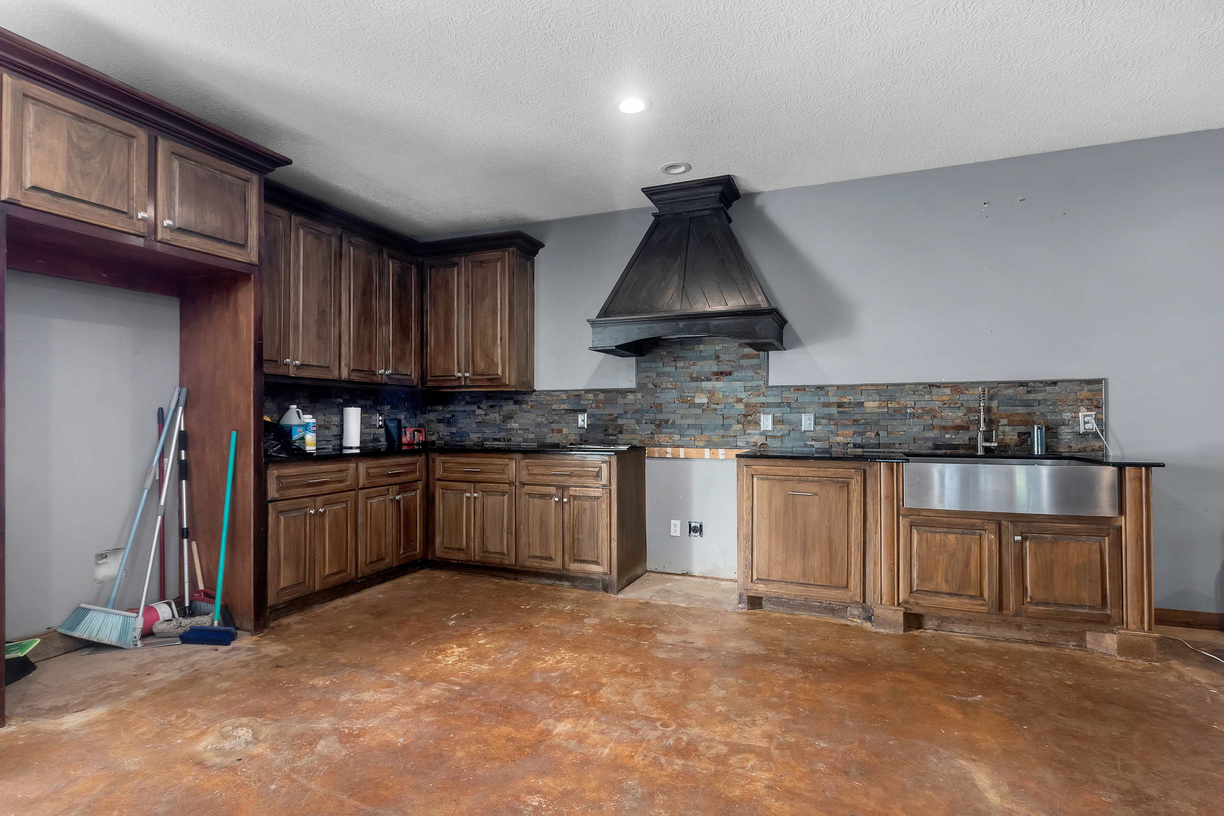 Iowa, Louisiana, 70647, United States, 4 Bedrooms Bedrooms, ,4 BathroomsBathrooms,Residential,For Sale,1981878