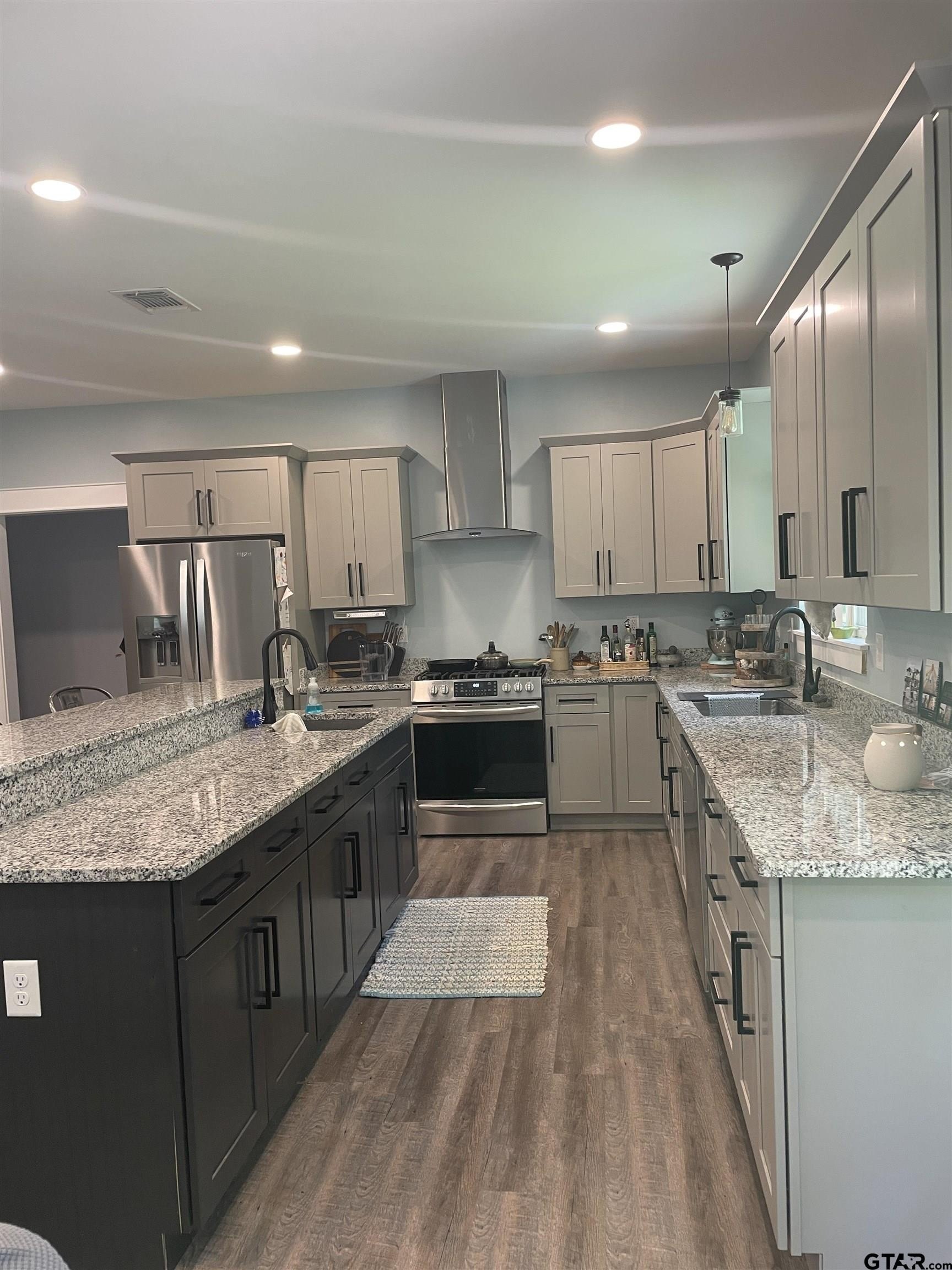 Pittsburg, Texas, 75686, United States, 3 Bedrooms Bedrooms, ,3 BathroomsBathrooms,Residential,For Sale,1982891