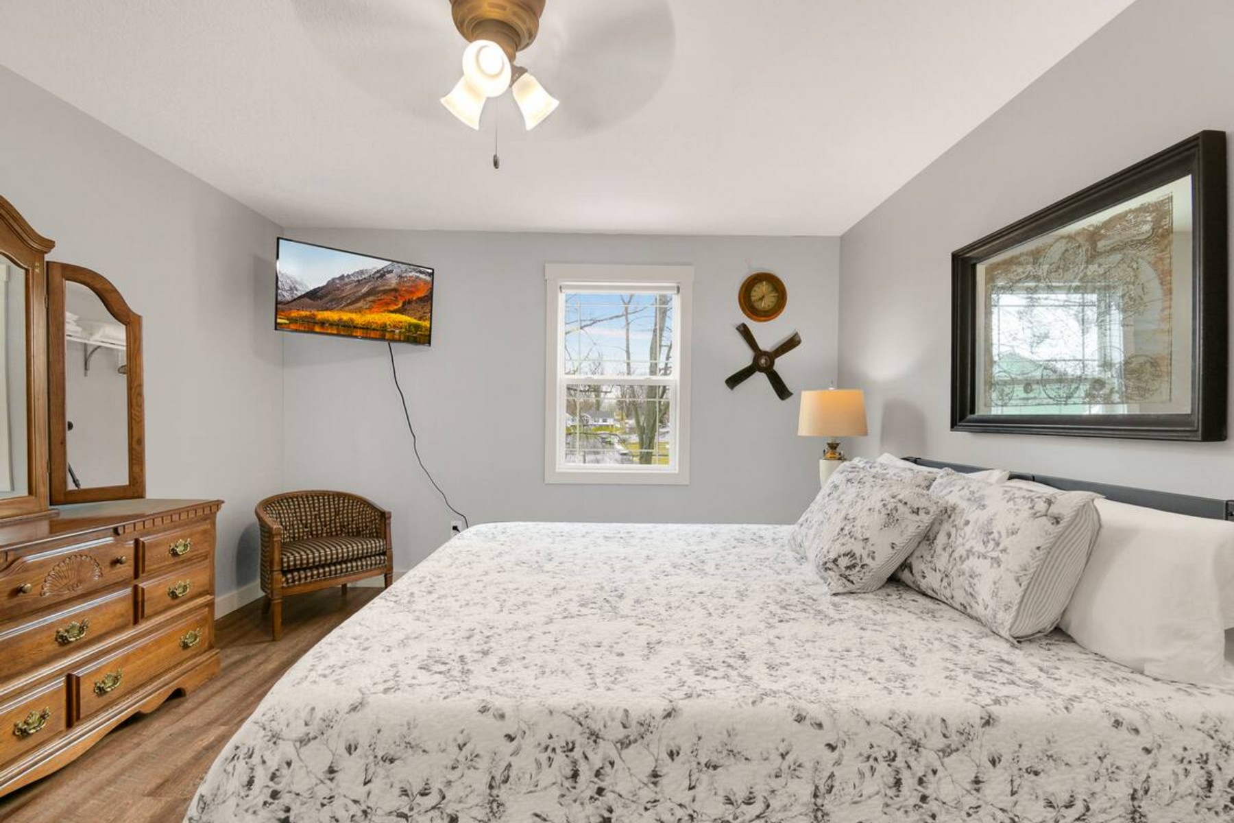  Beautifully Maintained Lake Wawasee Home with Peaceful Water Views - 物件實景