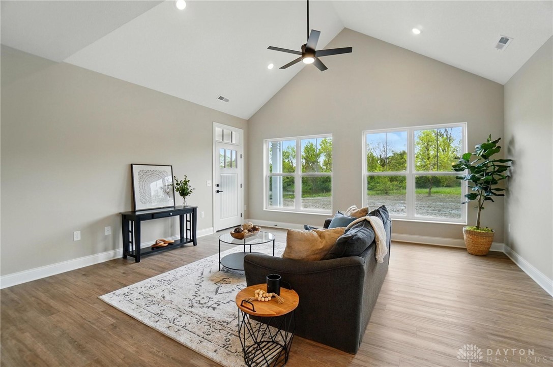 Springfield, Ohio, 45502, United States, 3 Bedrooms Bedrooms, ,3 BathroomsBathrooms,Residential,For Sale,1987754