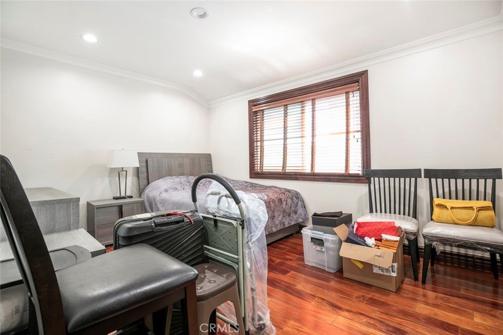 Glendale, California, 91201, United States, 4 Bedrooms Bedrooms, ,5 BathroomsBathrooms,Residential,For Sale,1969452