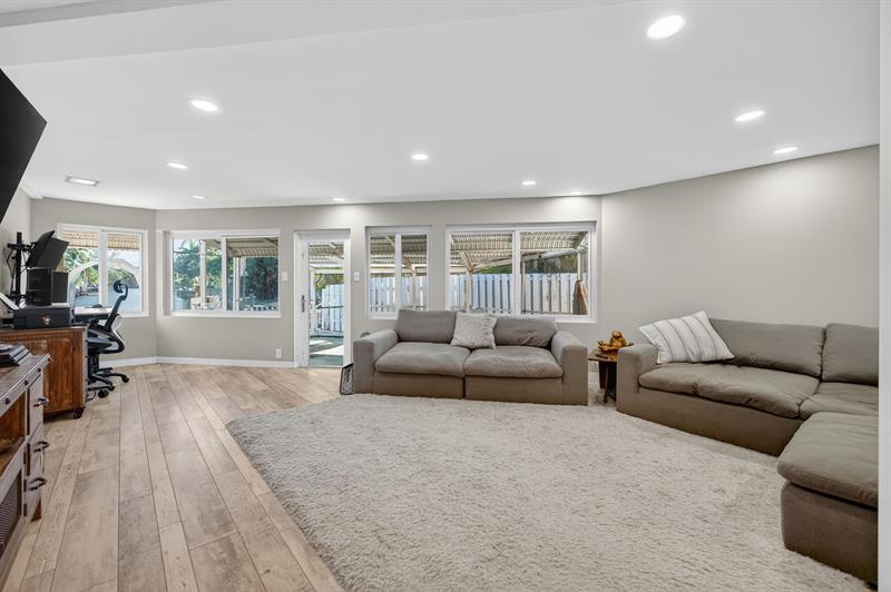 Oakland Park, Florida, 33334, United States, 3 Bedrooms Bedrooms, ,2 BathroomsBathrooms,Residential,For Sale,1986297