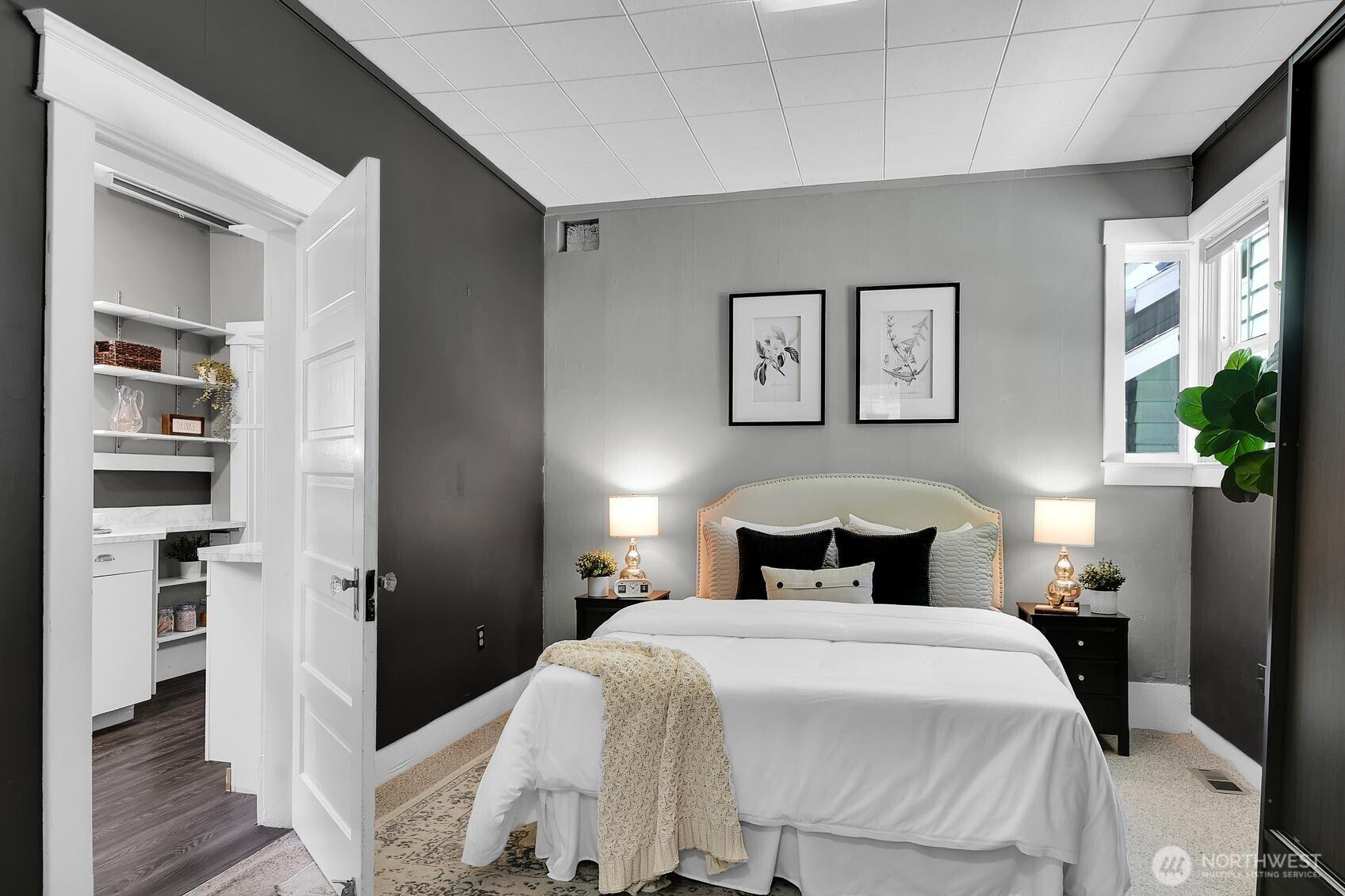 SEATTLE, Washington, 98119, United States, 2 Bedrooms Bedrooms, ,1 BathroomBathrooms,Residential,For Sale,1907615