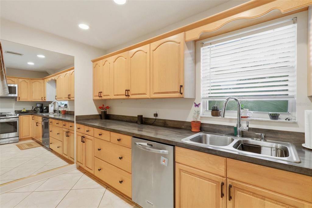 Palm Harbor, Florida, 34683, United States, 4 Bedrooms Bedrooms, ,4 BathroomsBathrooms,Residential,For Sale,1989104