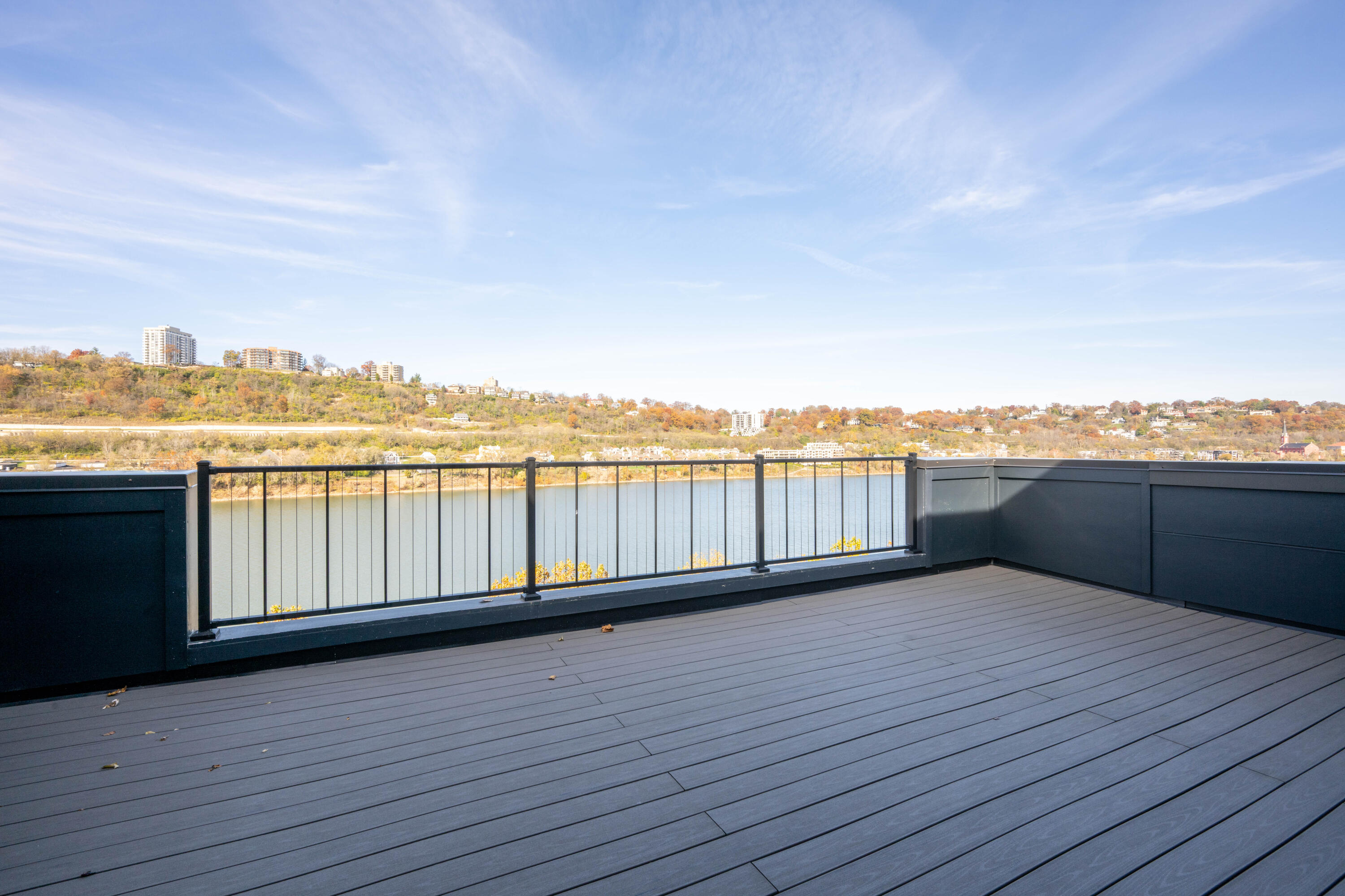 Dayton, Kentucky, 41074, United States, 2 Bedrooms Bedrooms, ,3 BathroomsBathrooms,Residential,For Sale,1994869