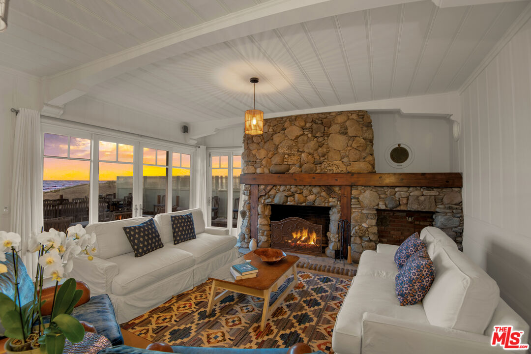 Malibu, California, 90265, United States, 5 Bedrooms Bedrooms, ,2 BathroomsBathrooms,Residential,For Sale,1752333