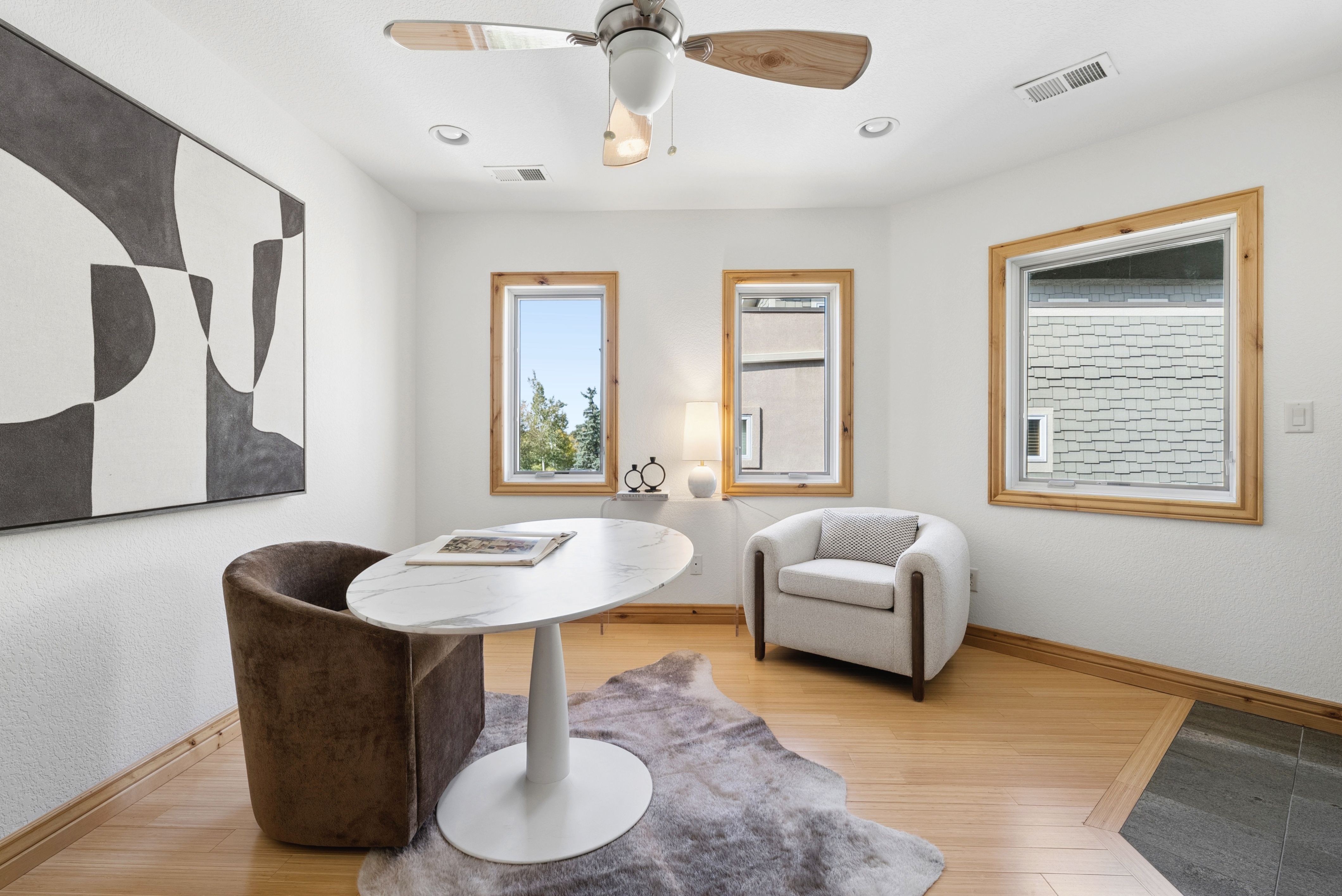  2895 S Cook Street  Finished Walkout Home - 物件實景