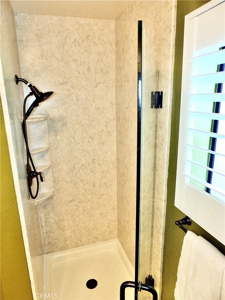 Signal Hill, California, 90755, United States, 2 Bedrooms Bedrooms, ,1 BathroomBathrooms,Residential,For Sale,1970804