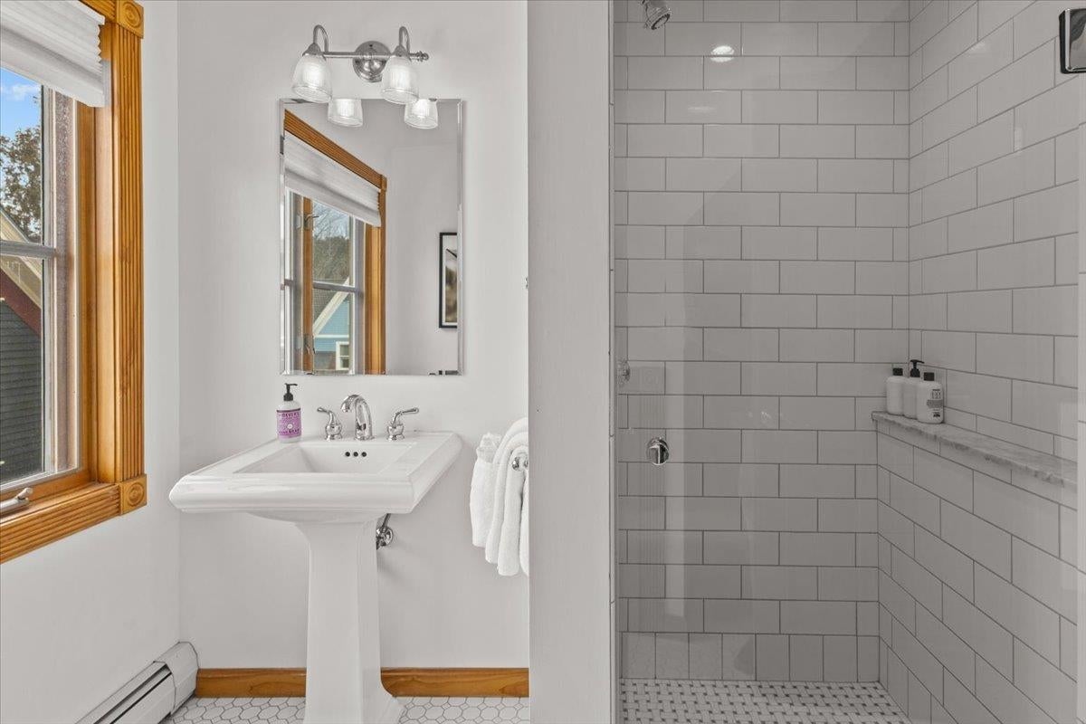 Stowe, Vermont, 05672, United States, 2 Bedrooms Bedrooms, ,1 BathroomBathrooms,Residential,For Sale,1746592