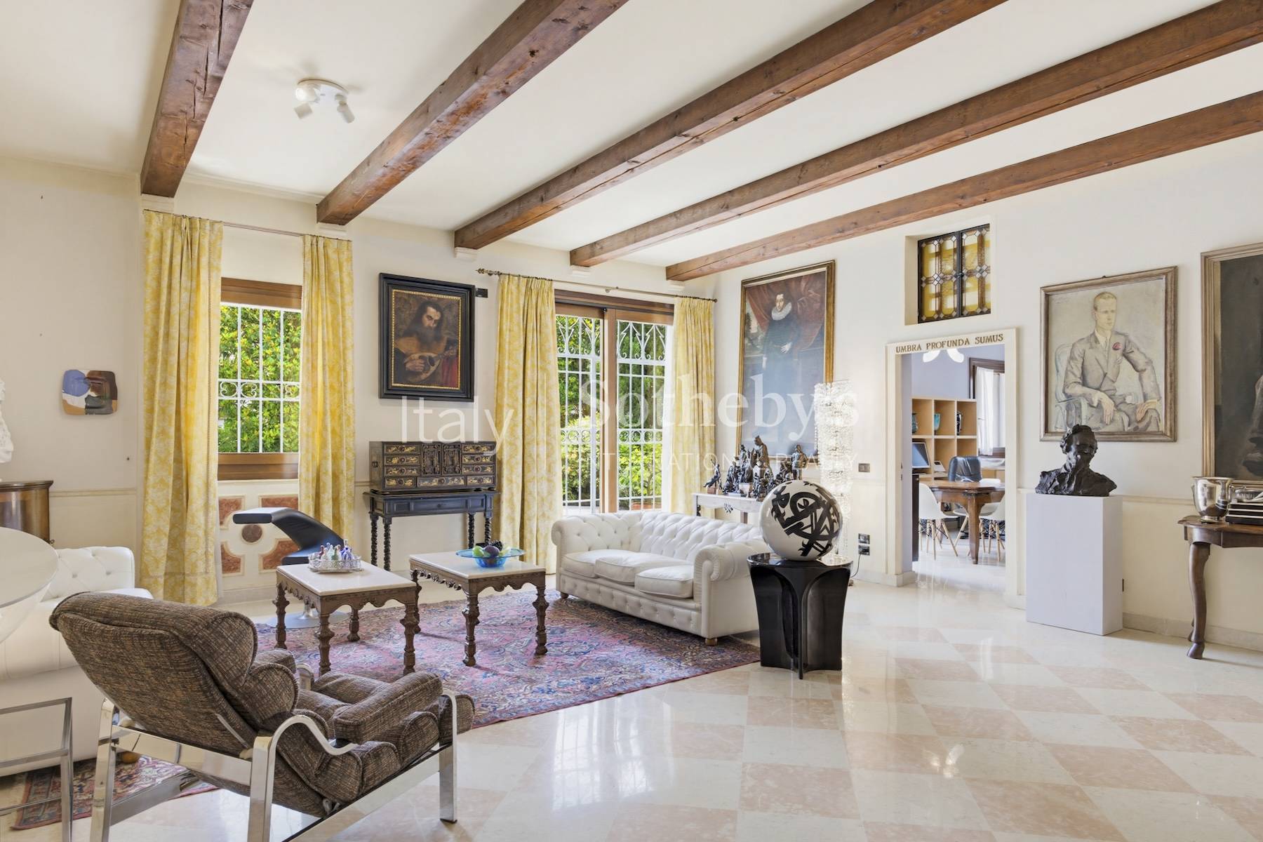  Restored country villa with an Italianstyle garden - 物件實景
