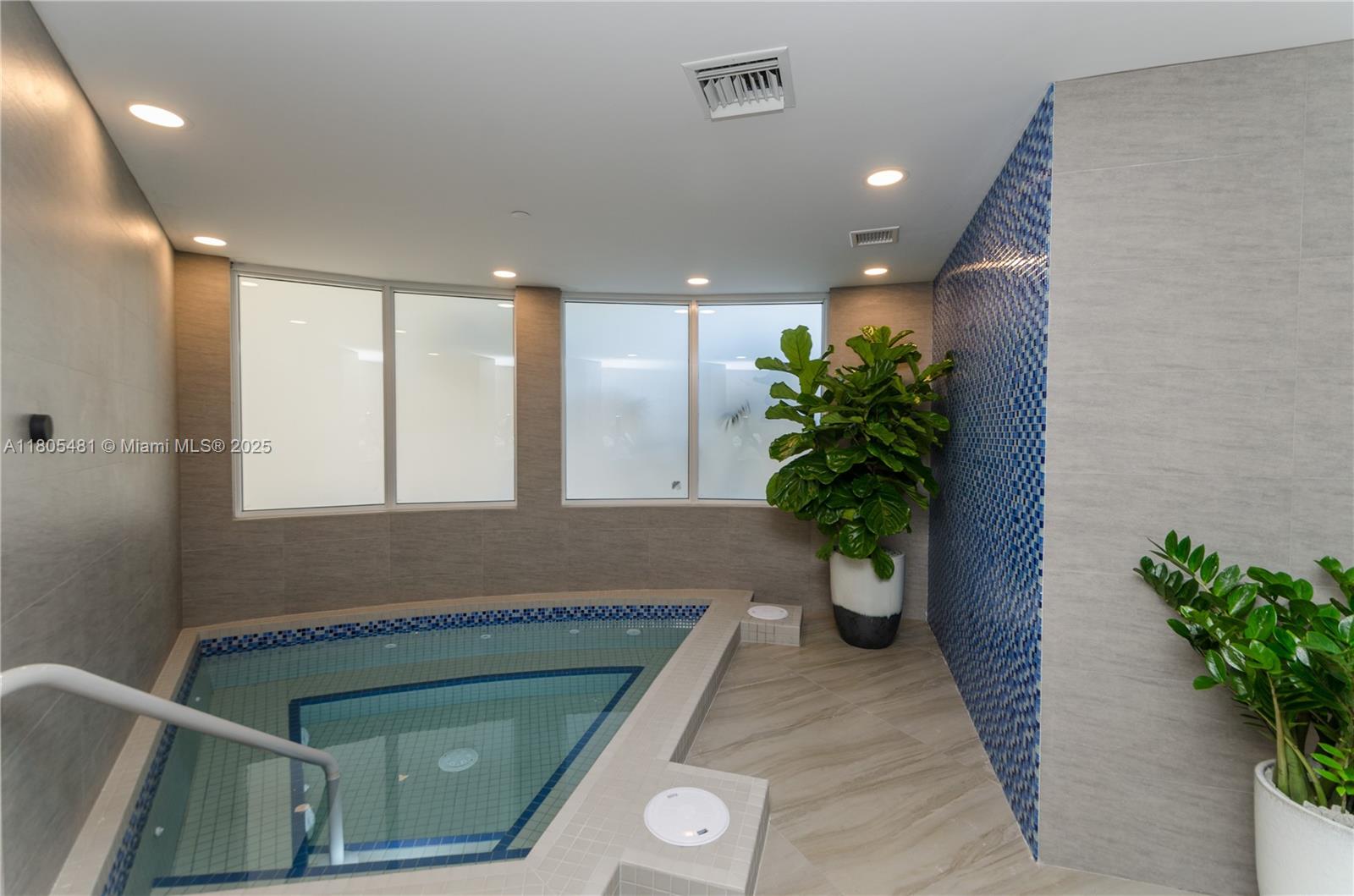 Aventura, Florida, 33180, United States, 2 Bedrooms Bedrooms, ,2 BathroomsBathrooms,Residential,For Sale,1827692