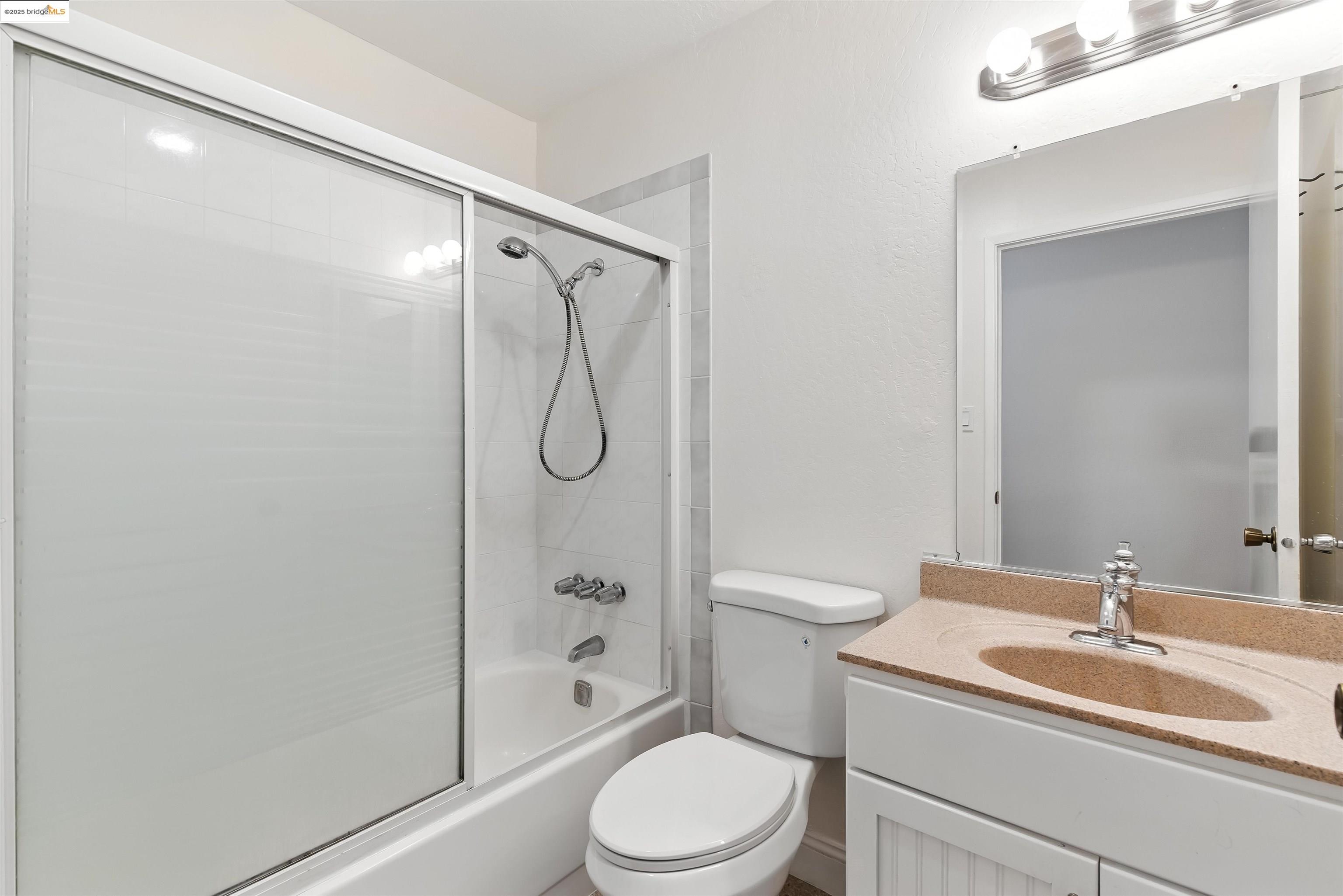 San Leandro, California, 94577, United States, 2 Bedrooms Bedrooms, ,2 BathroomsBathrooms,Residential,For Sale,1900911