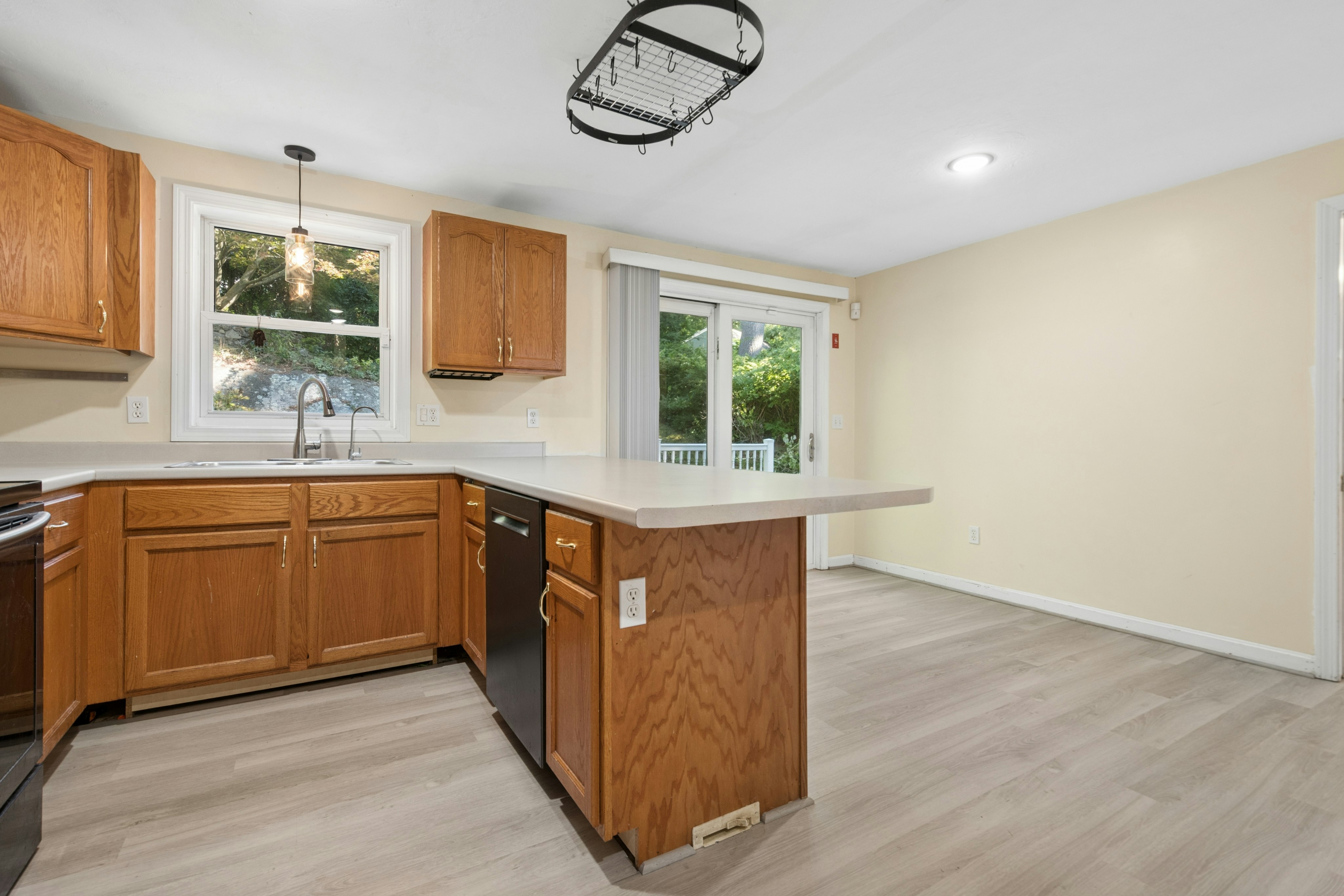  13 Calvin Street, Ayer, MA 01432 - 物件實景