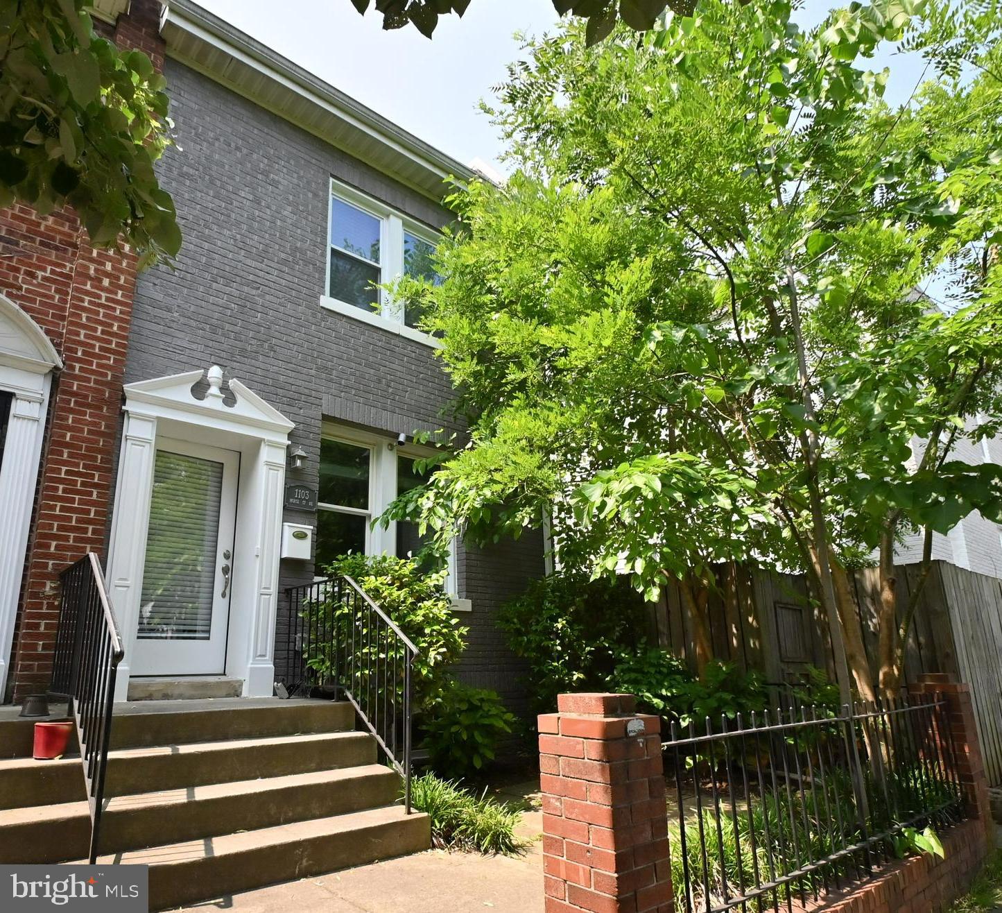 Washington, District of Columbia, 20002, United States, 3 Bedrooms Bedrooms, ,4 BathroomsBathrooms,Residential,For Sale,1931159
