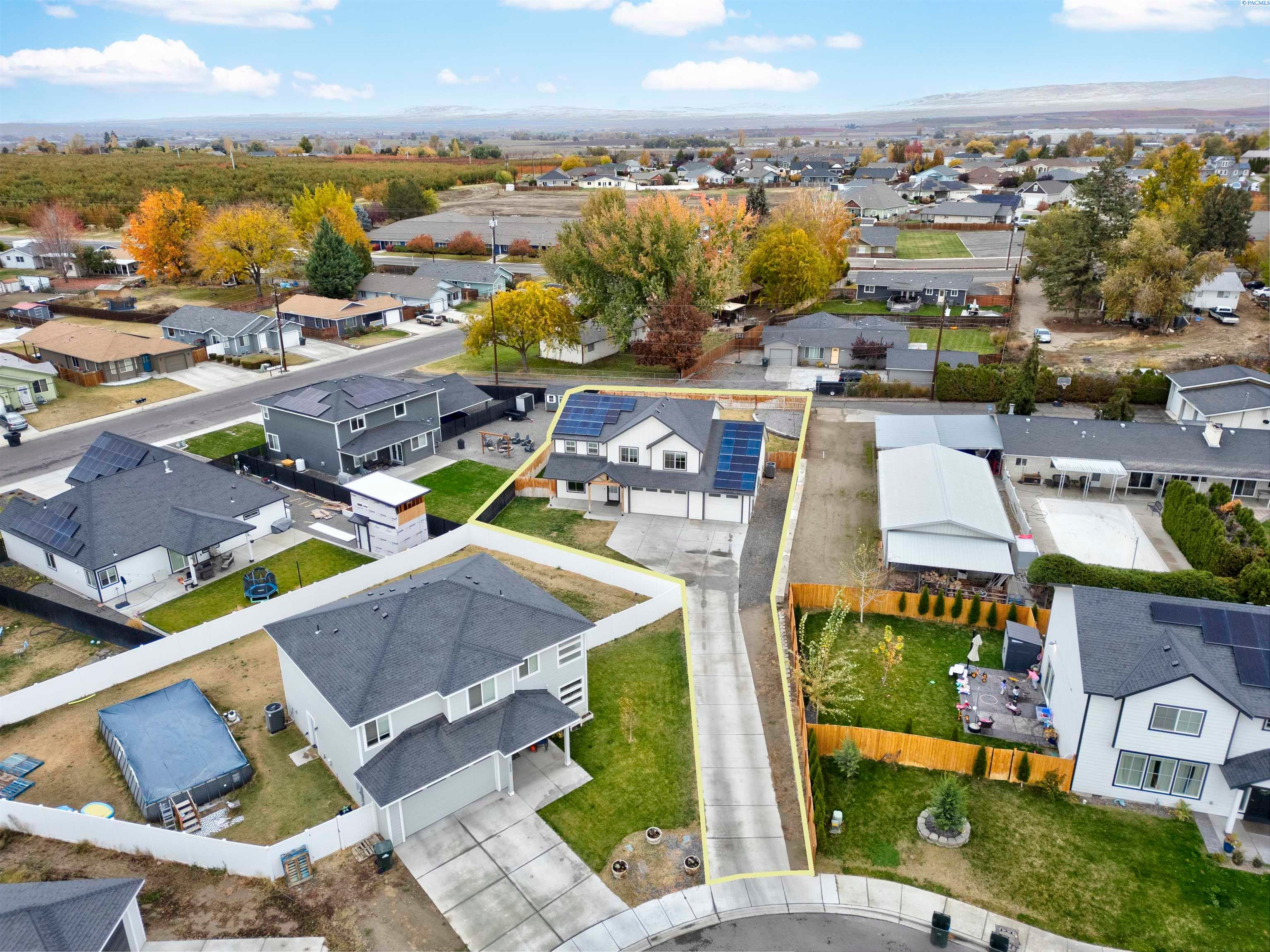 Grandview, Washington, 98930, United States, 5 Bedrooms Bedrooms, ,3 BathroomsBathrooms,Residential,For Sale,1988632